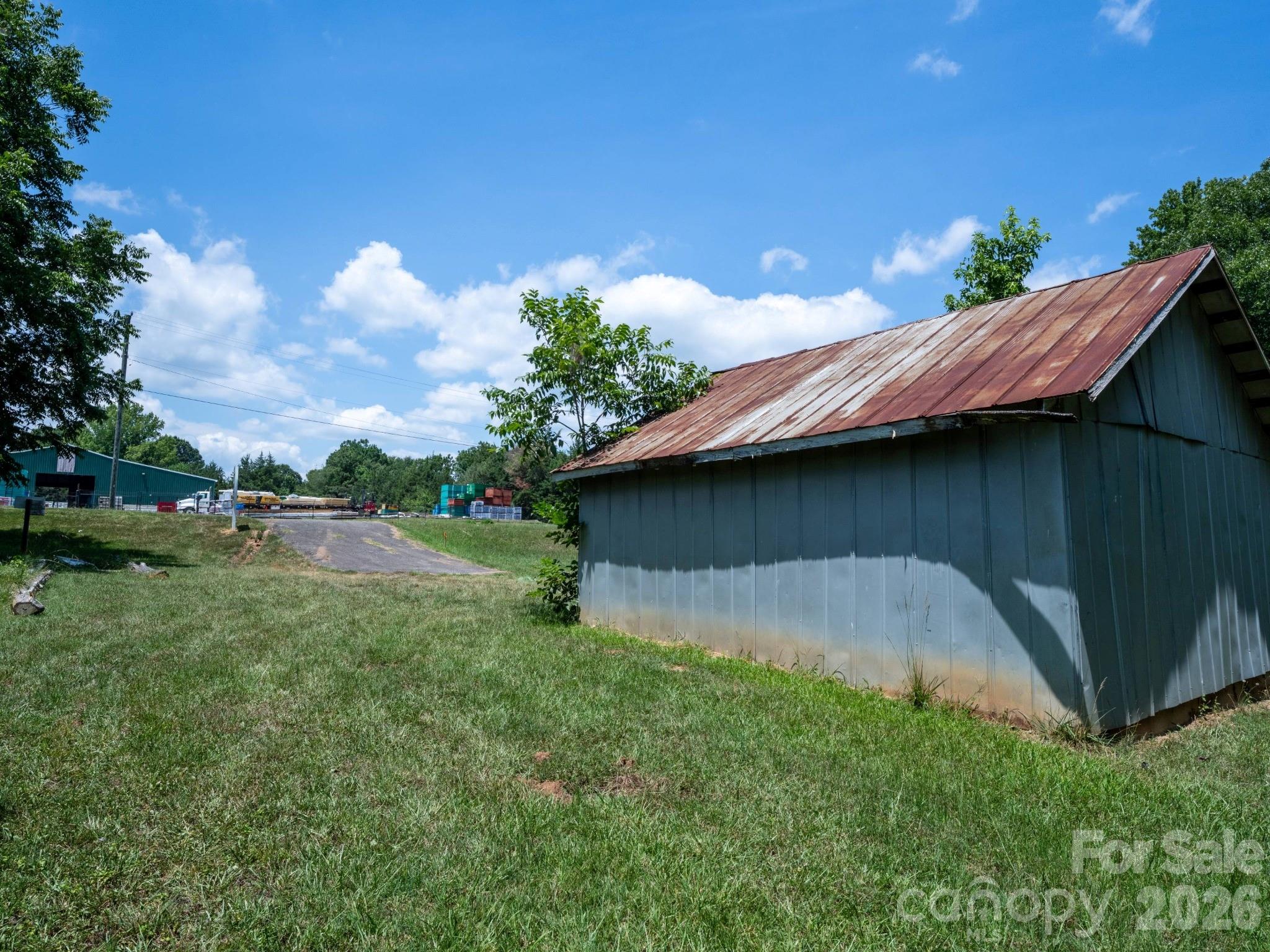 180 Hands Mill Highway Property Photo 9