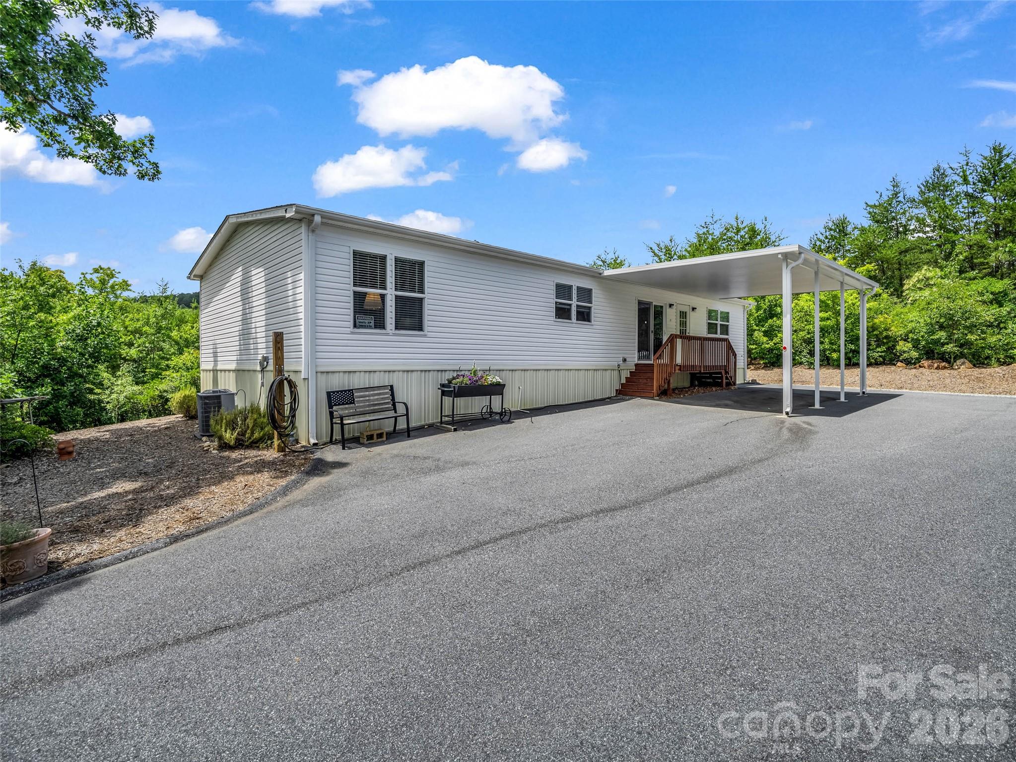 1110 Laughter Road Property Photo 5