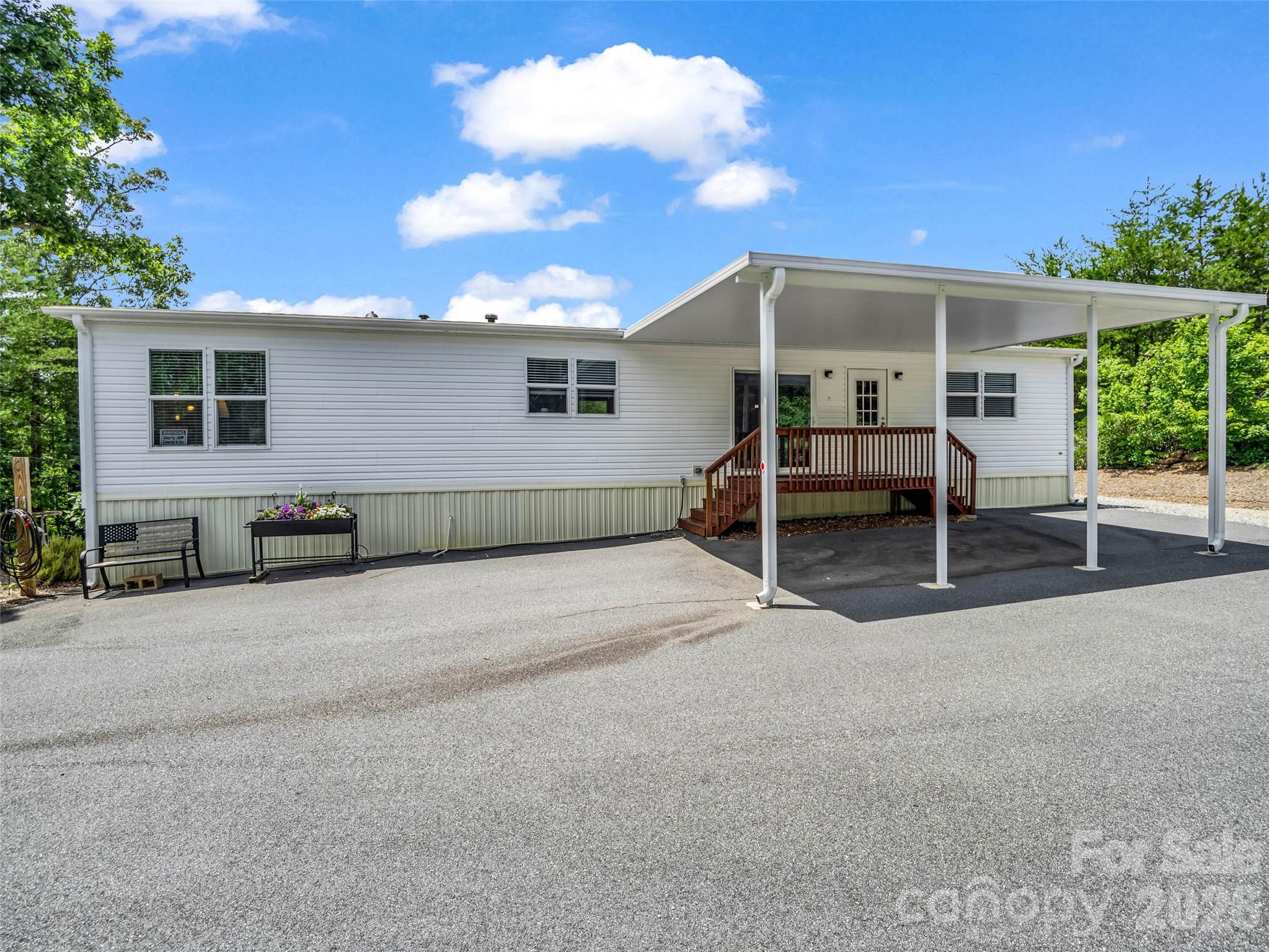 1110 Laughter Road Property Photo 6