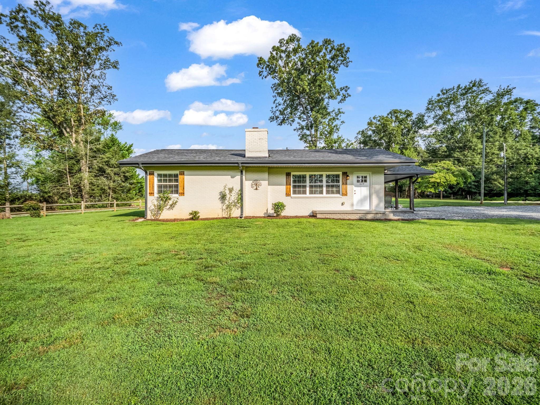 629 Thompson Road Property Photo 2