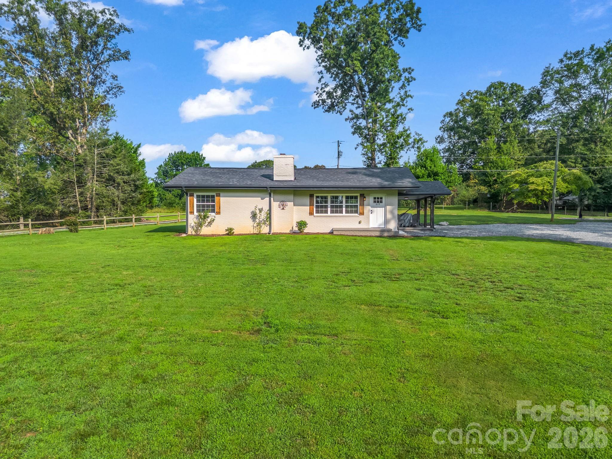 629 Thompson Road Property Photo 3