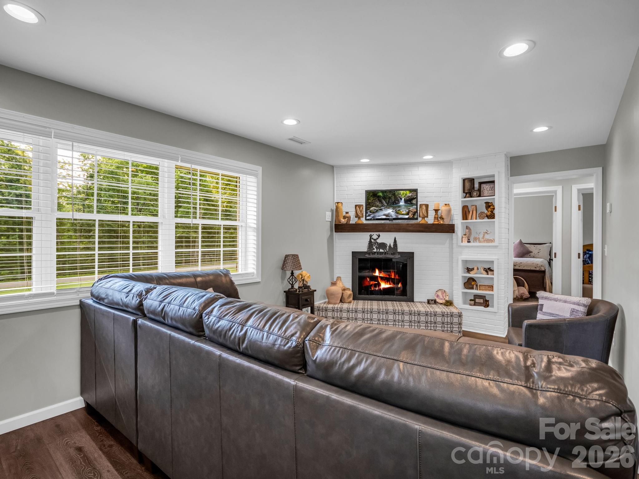 629 Thompson Road Property Photo 7