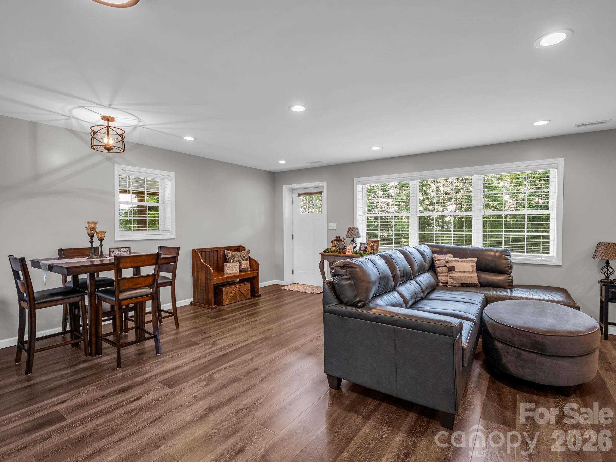 629 Thompson Road Property Photo 14