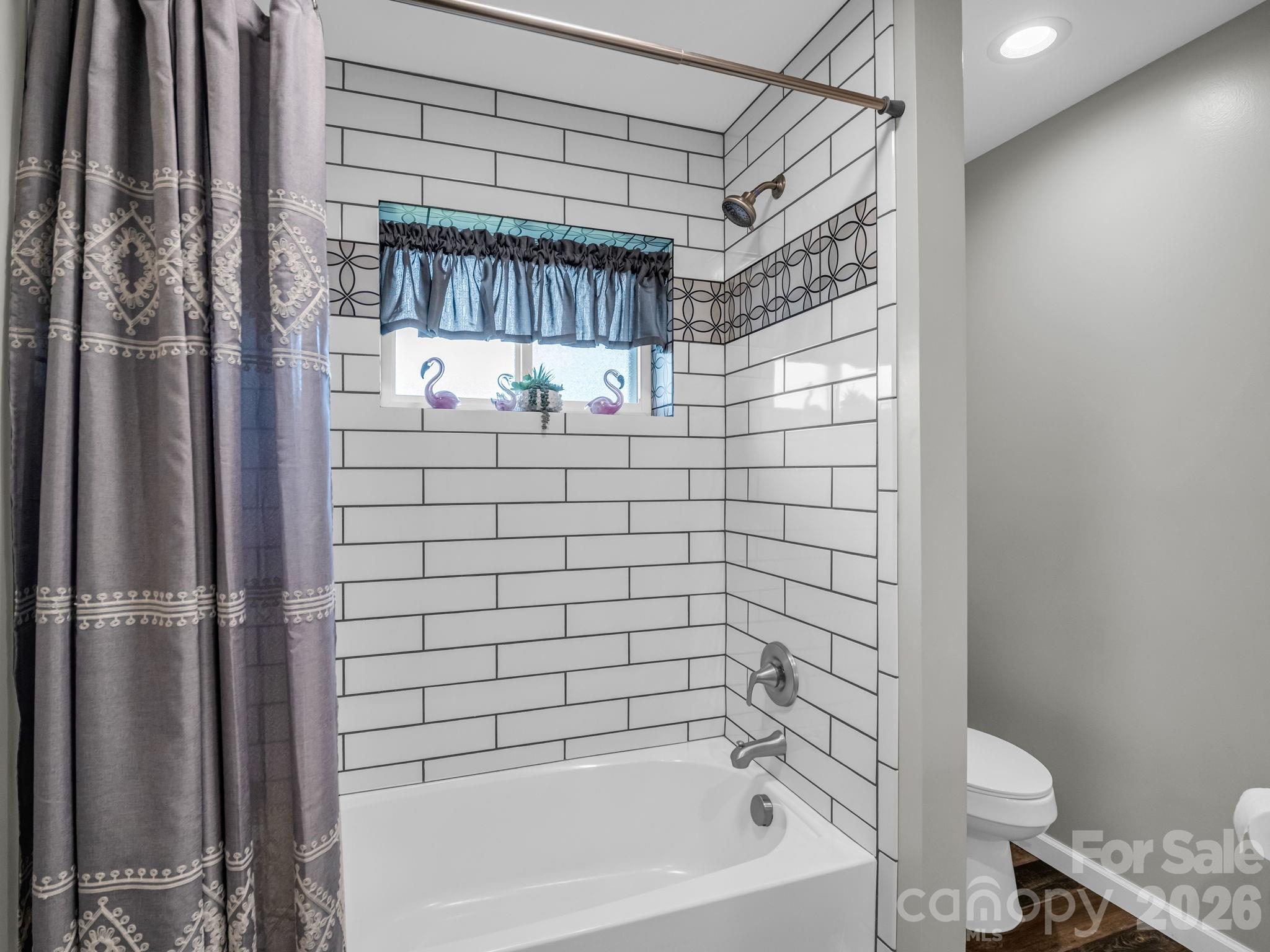 629 Thompson Road Property Photo 19