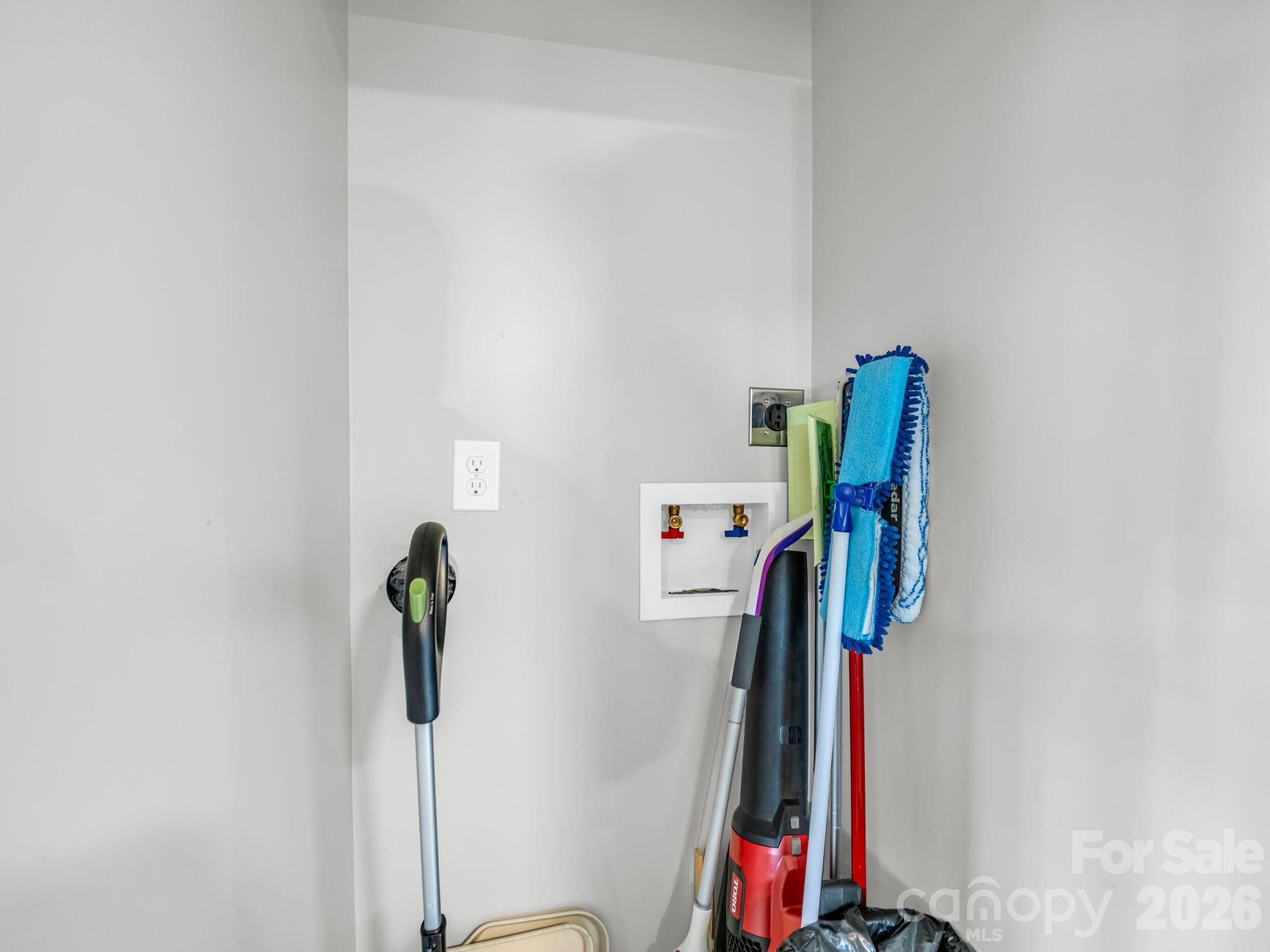 629 Thompson Road Property Photo 22