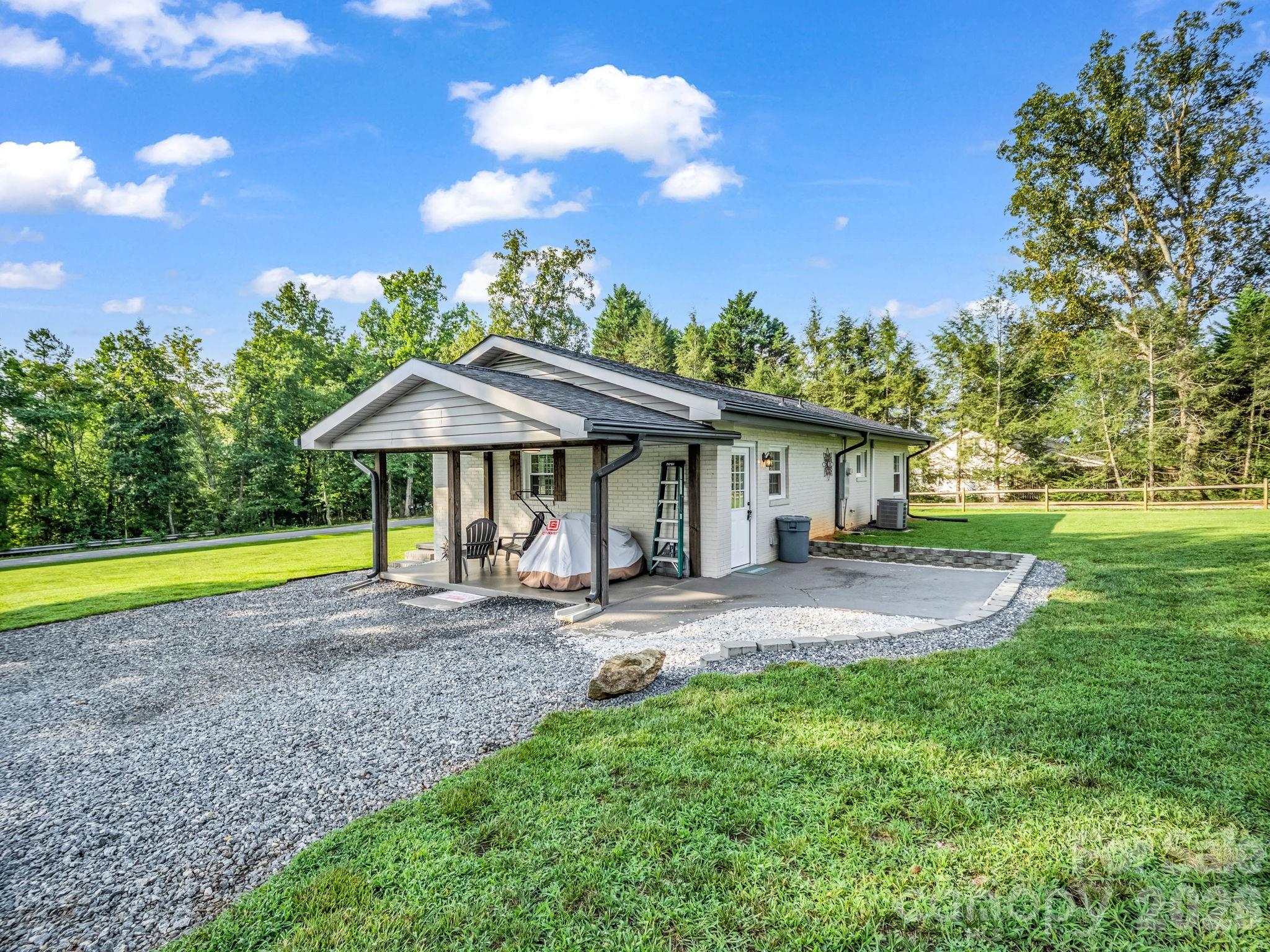 629 Thompson Road Property Photo 39