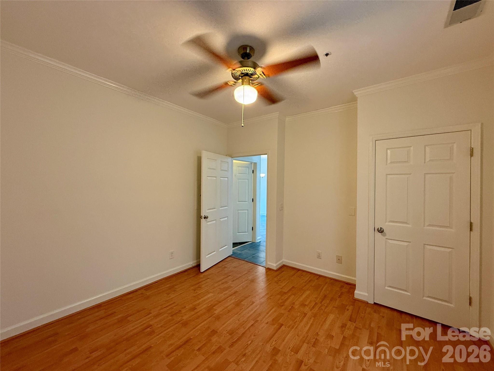 18009 Kings Point Drive D Property Photo 11