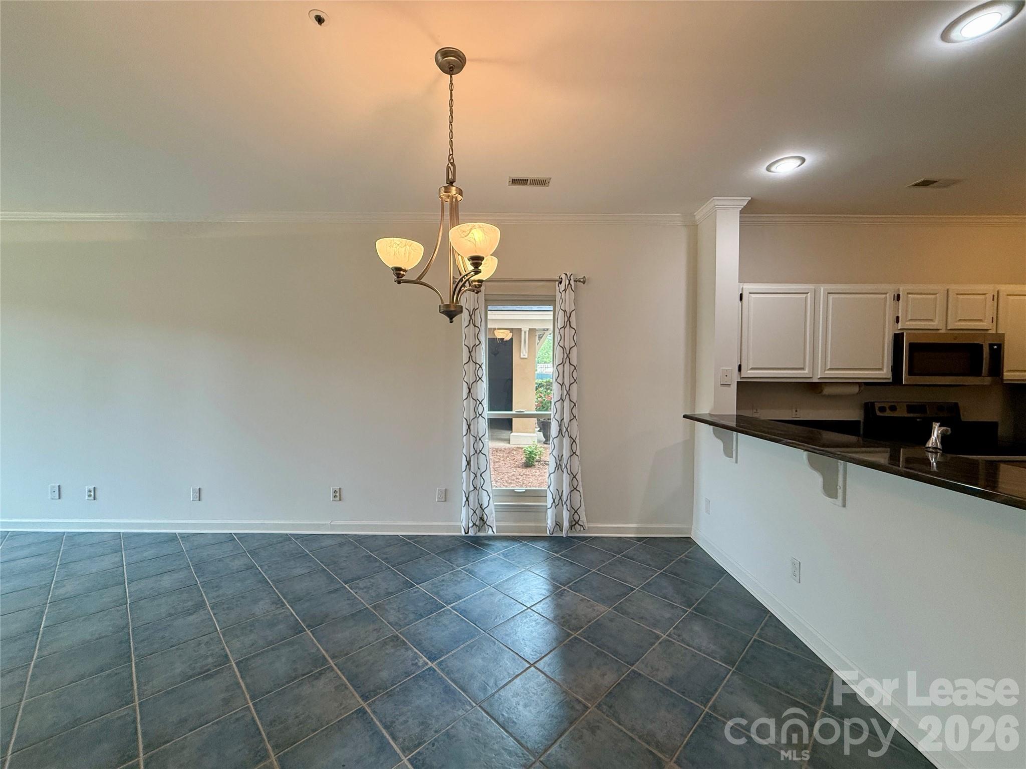 18009 Kings Point Drive D Property Photo 15