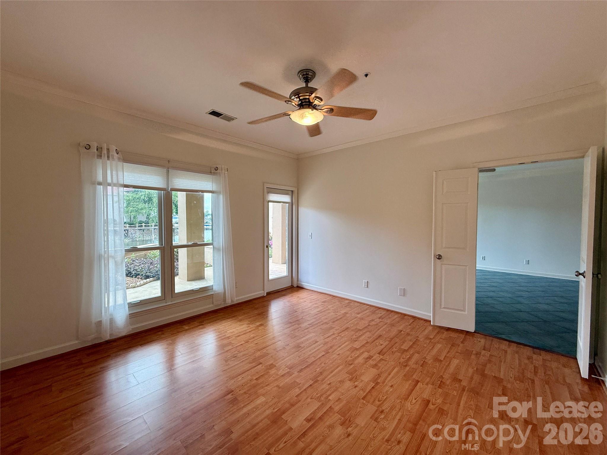 18009 Kings Point Drive D Property Photo 19