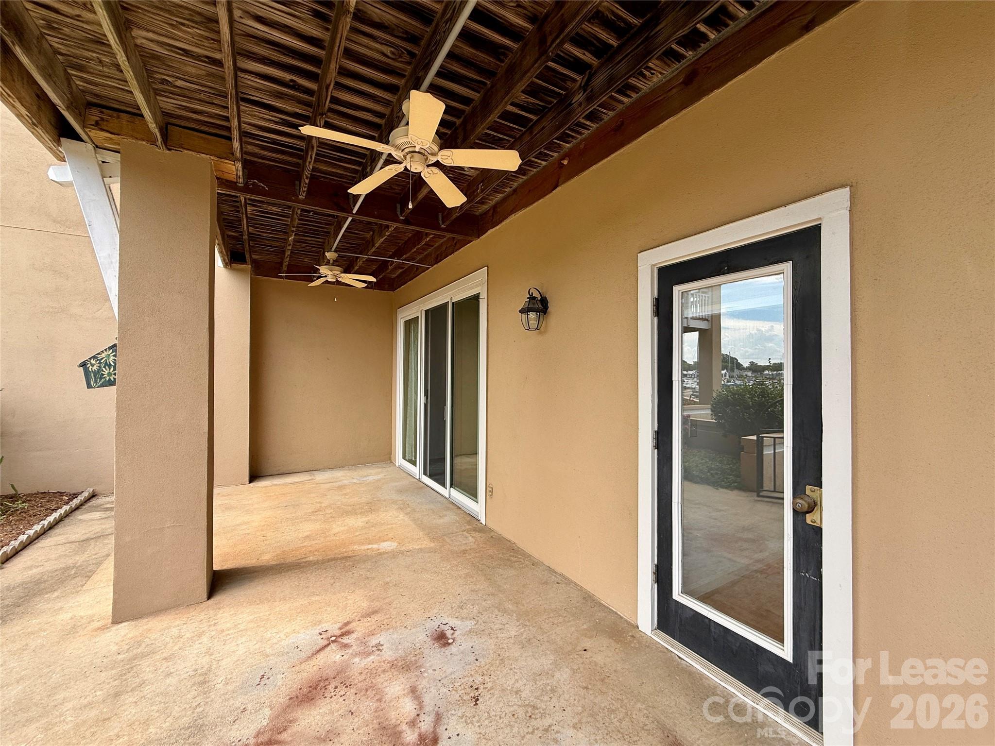 18009 Kings Point Drive D Property Photo 23