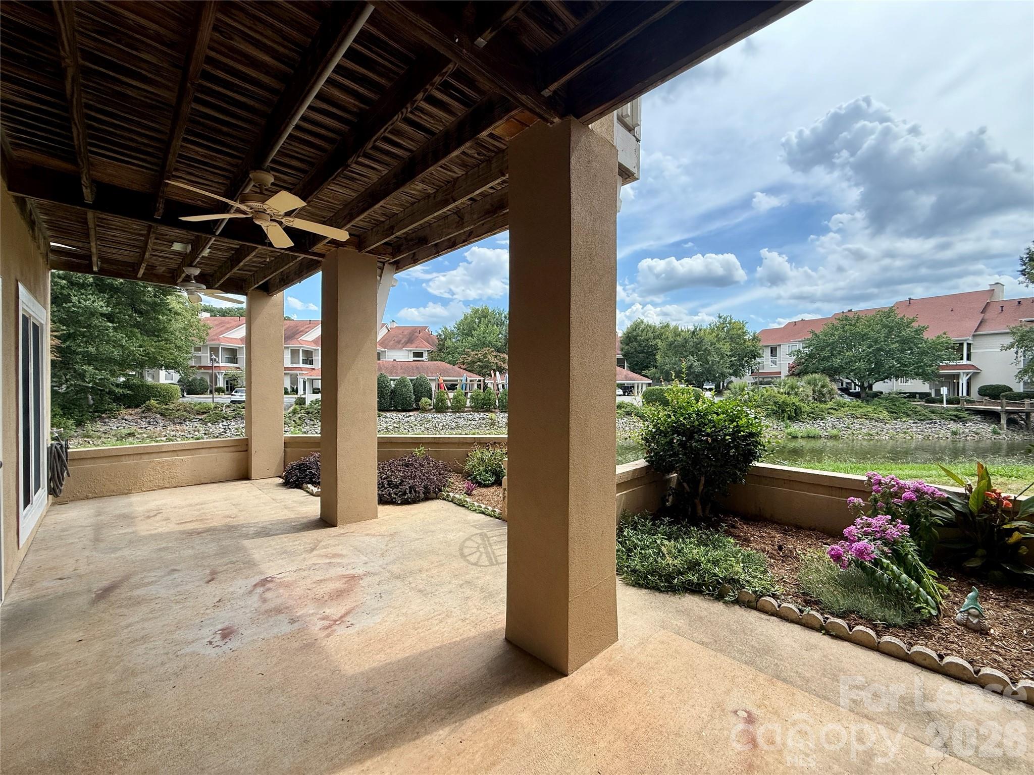 18009 Kings Point Drive D Property Photo 25