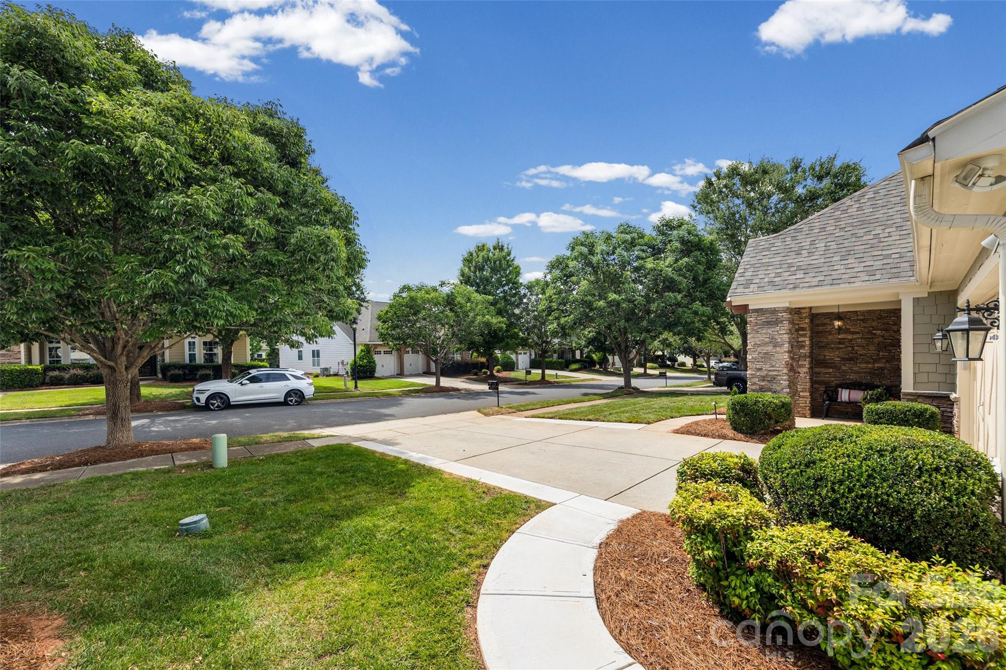 8621 Sequoia Grove Lane Property Photo 4