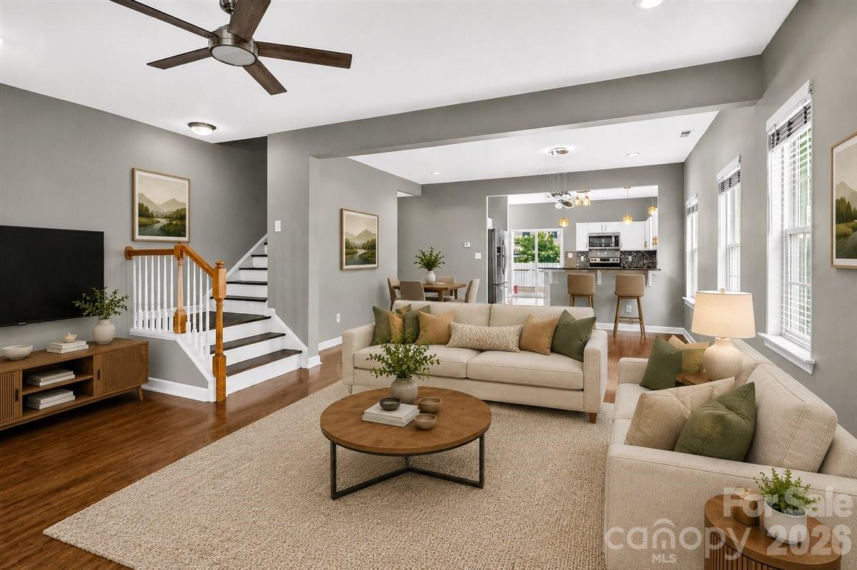 6410 Castlewynd Court Property Photo 6