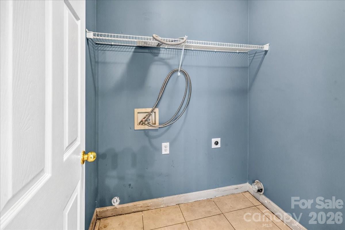 6410 Castlewynd Court Property Photo 19