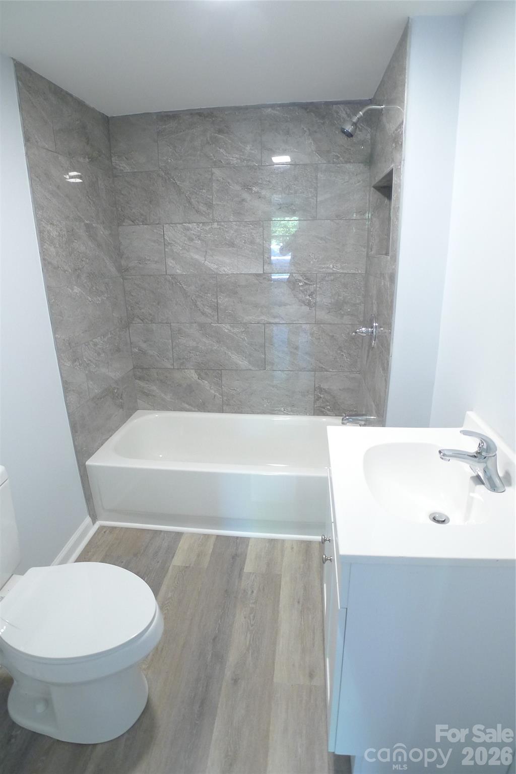 221 Duke Street Property Photo 13