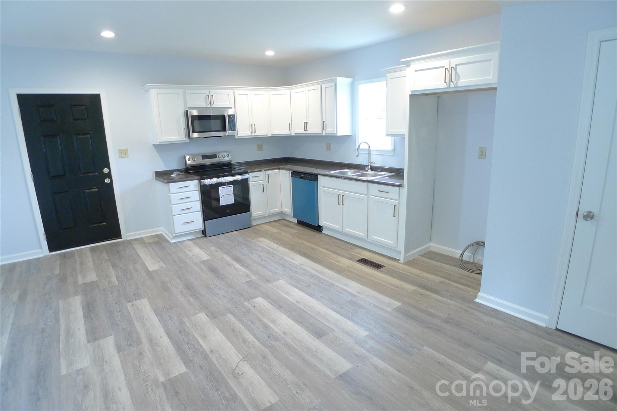 221 Duke Street Property Photo 17