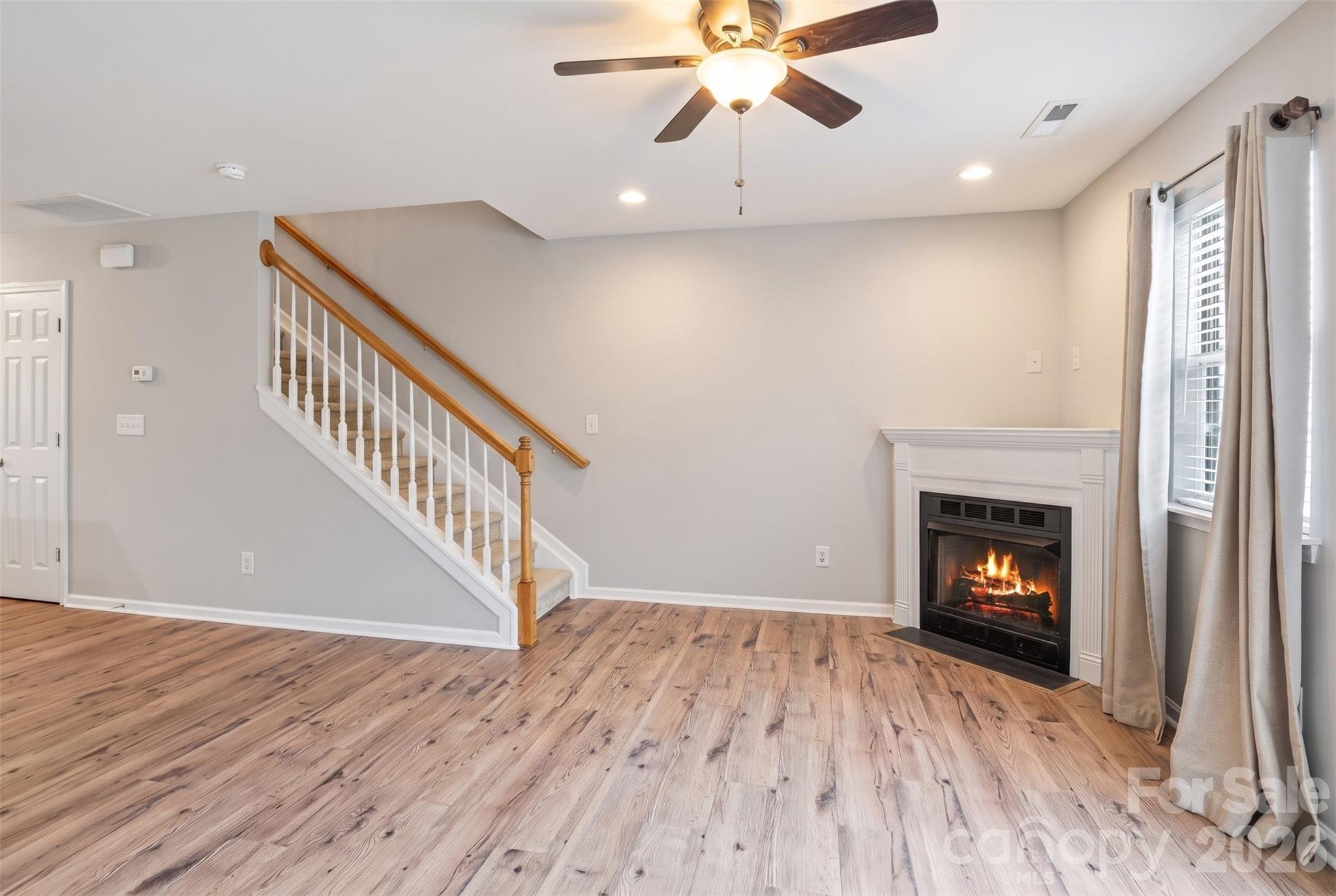 774 Rock Lake Glen Property Photo 11