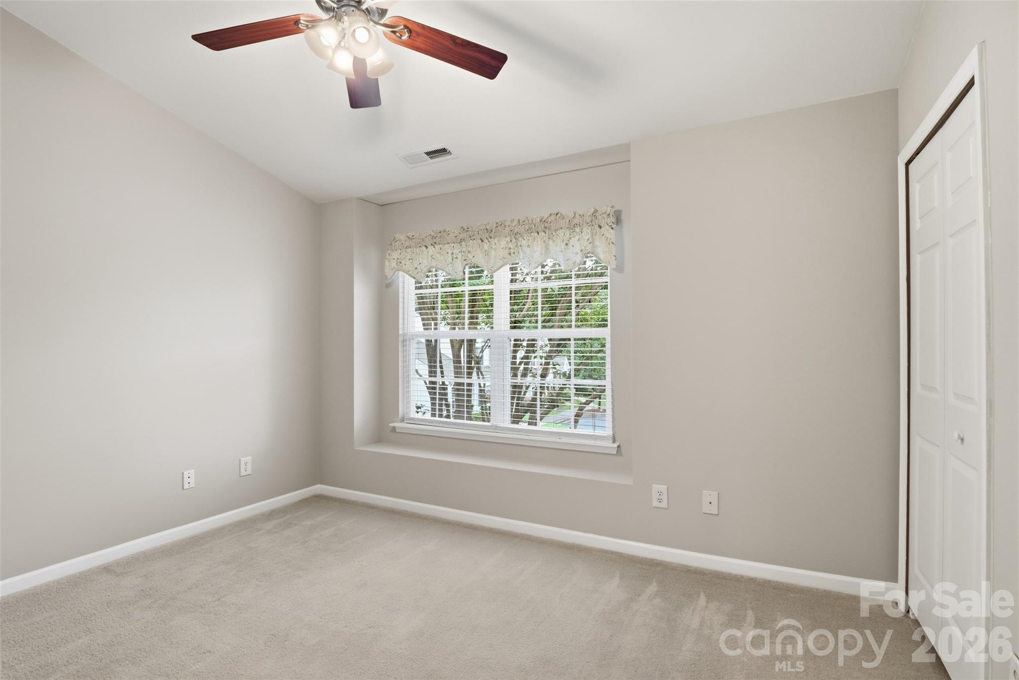 774 Rock Lake Glen Property Photo 14