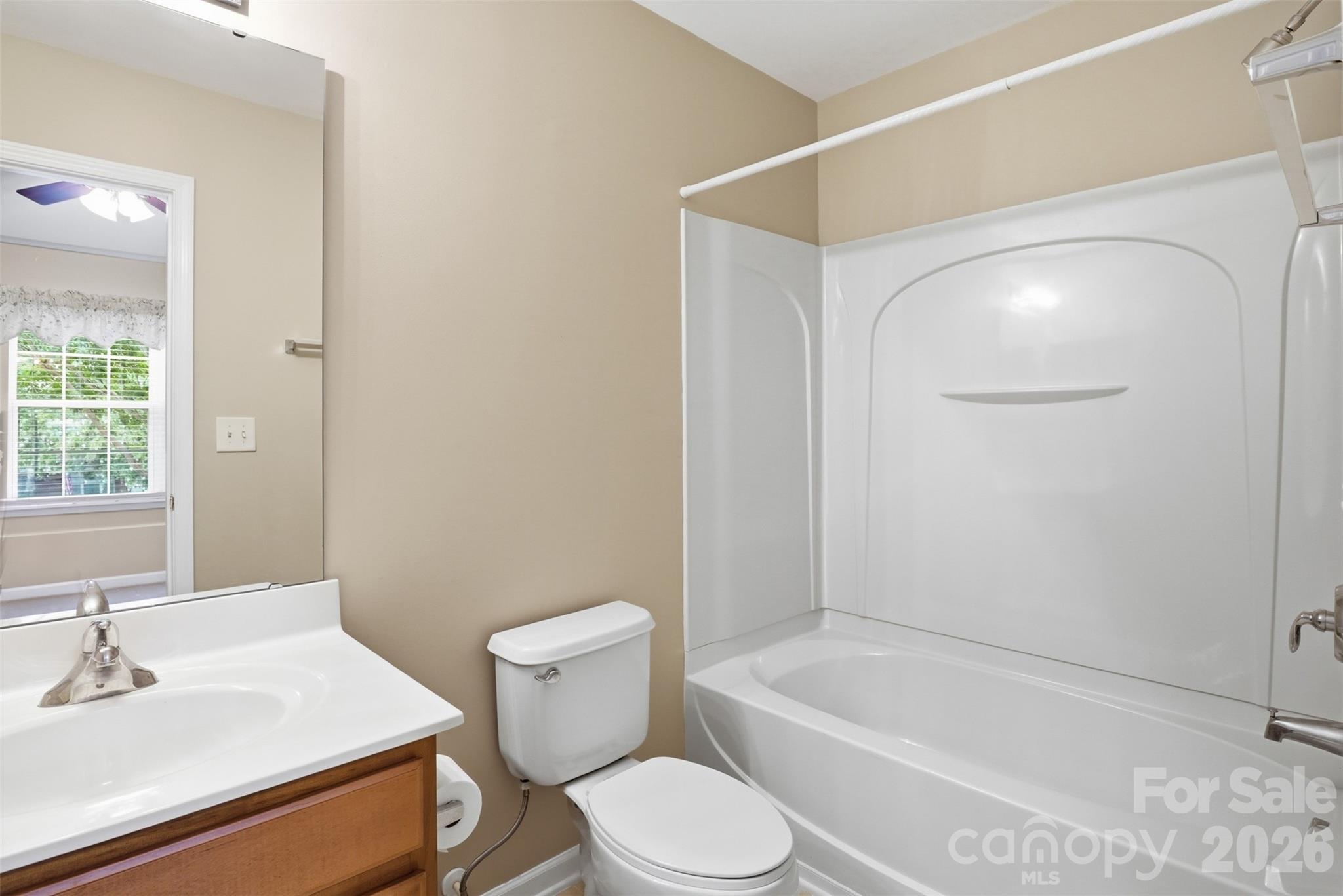 774 Rock Lake Glen Property Photo 15
