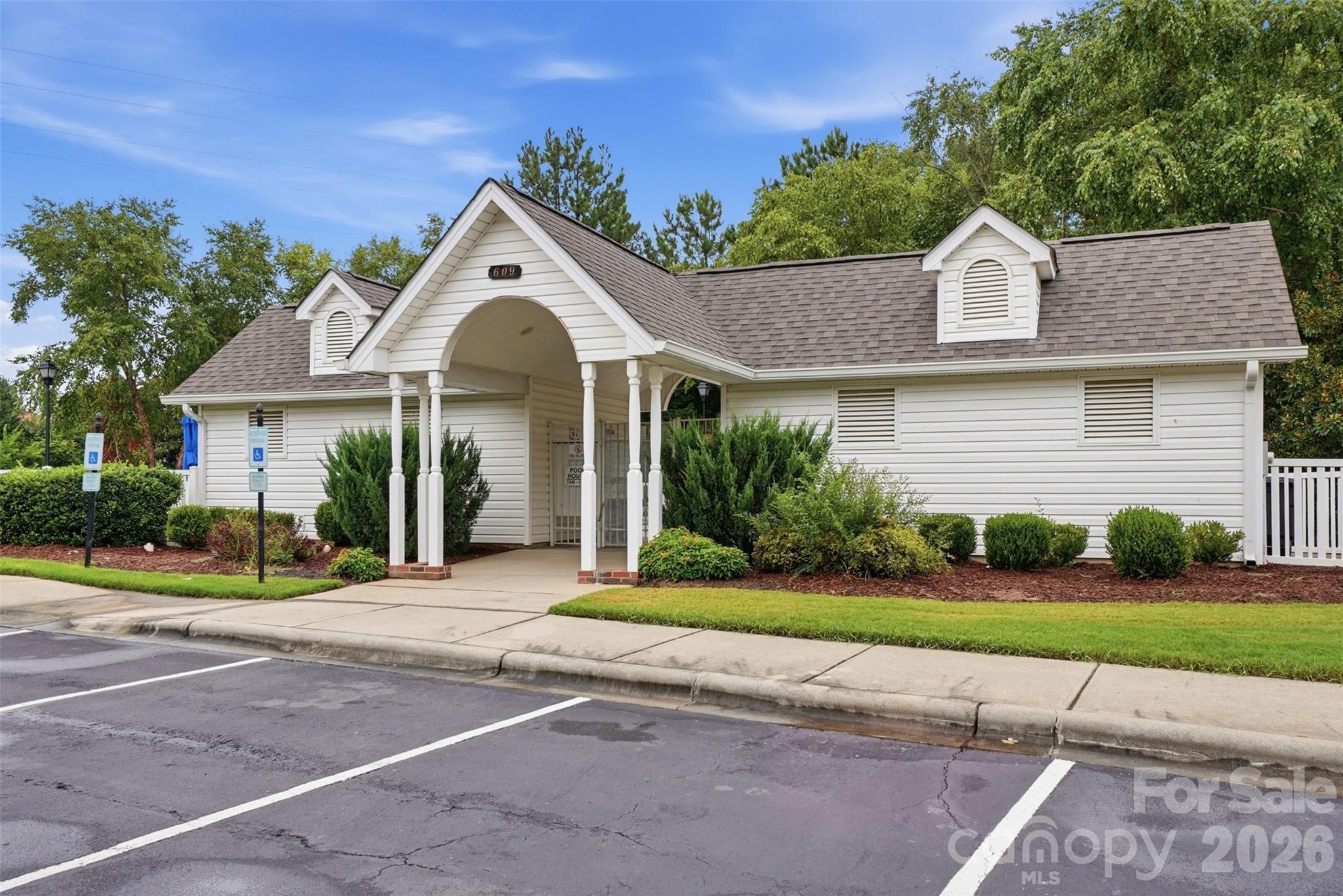 774 Rock Lake Glen Property Photo 27