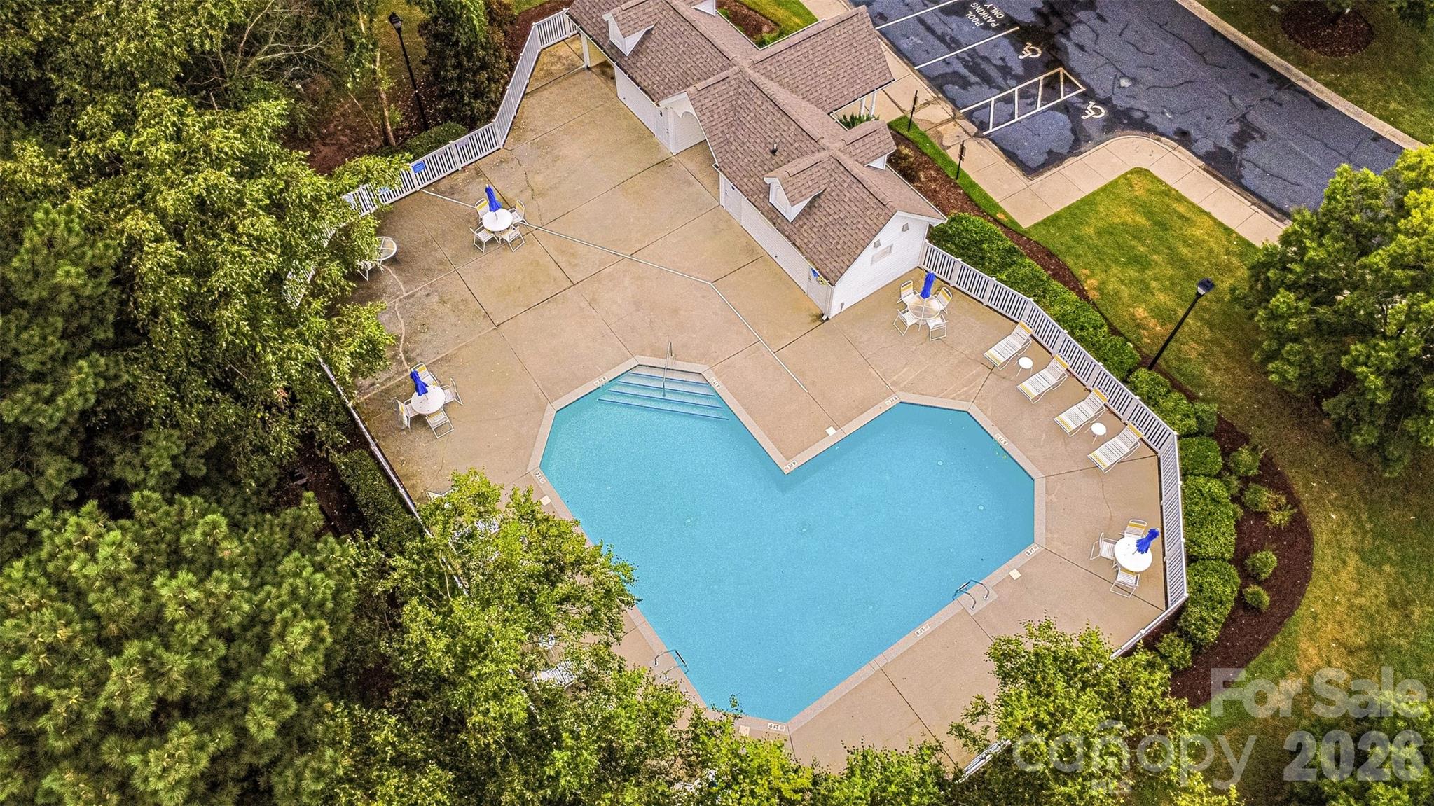 774 Rock Lake Glen Property Photo 29