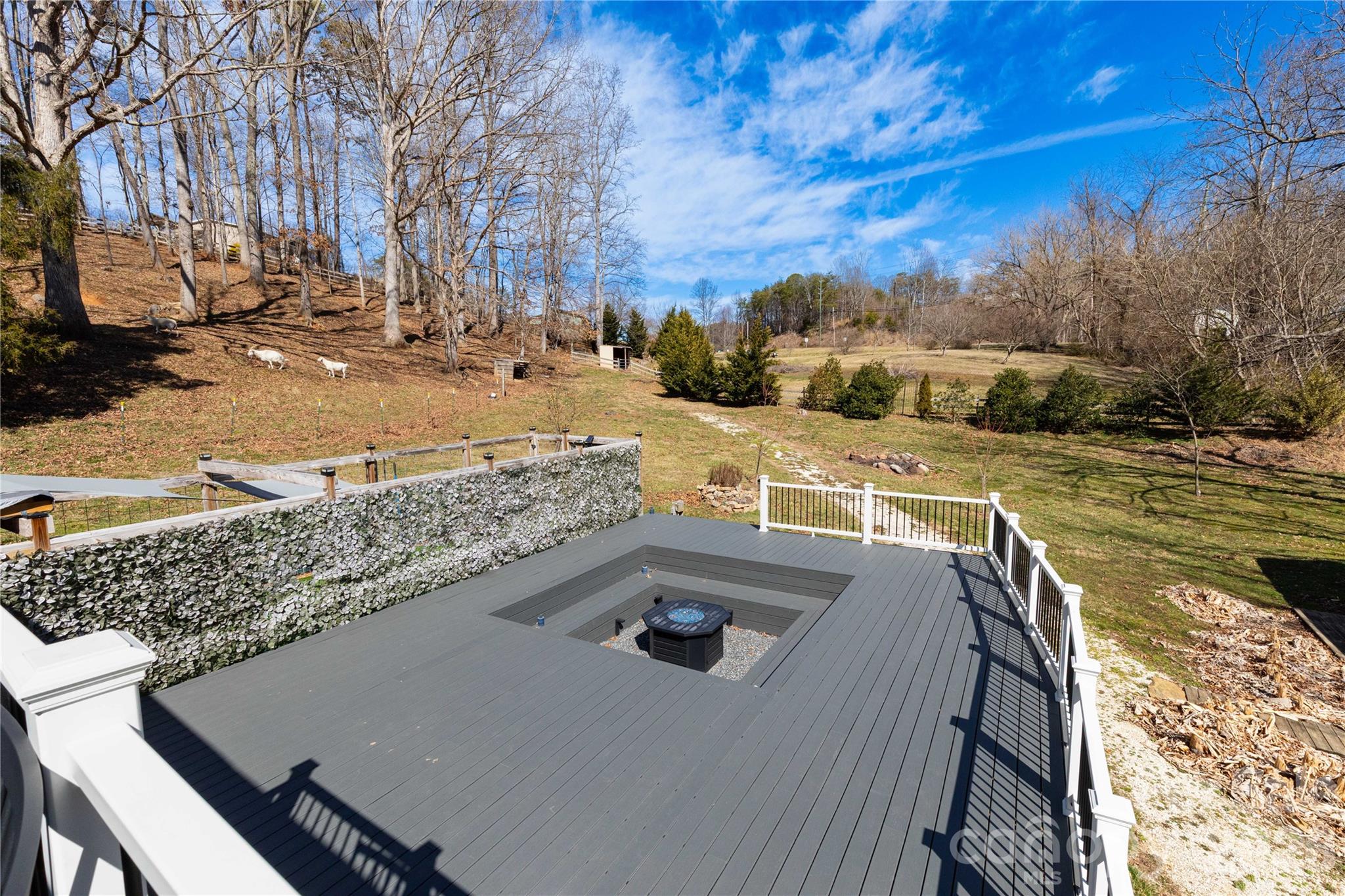 5 Northlake Drive Property Photo 18