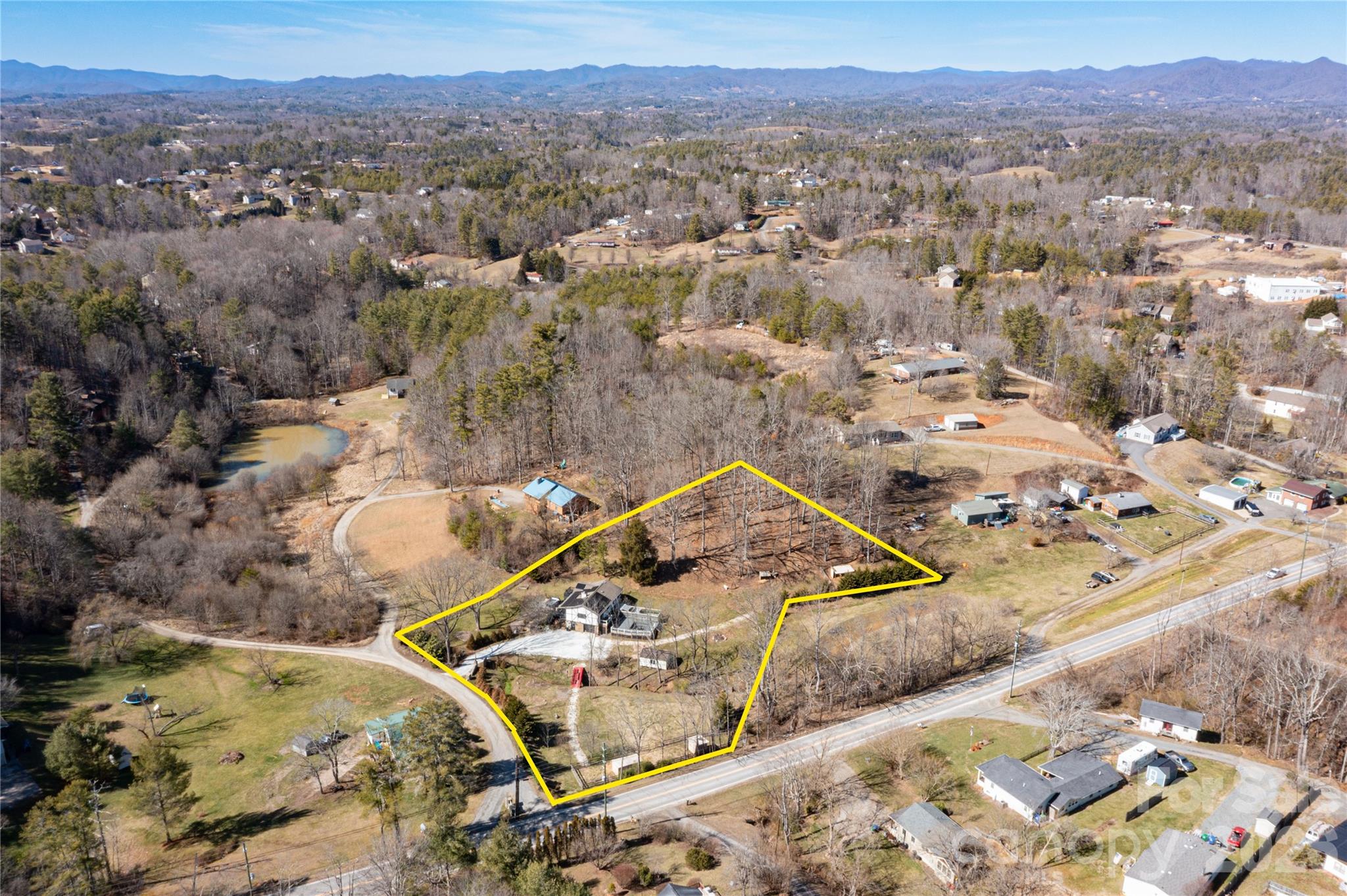 5 Northlake Drive Property Photo 19