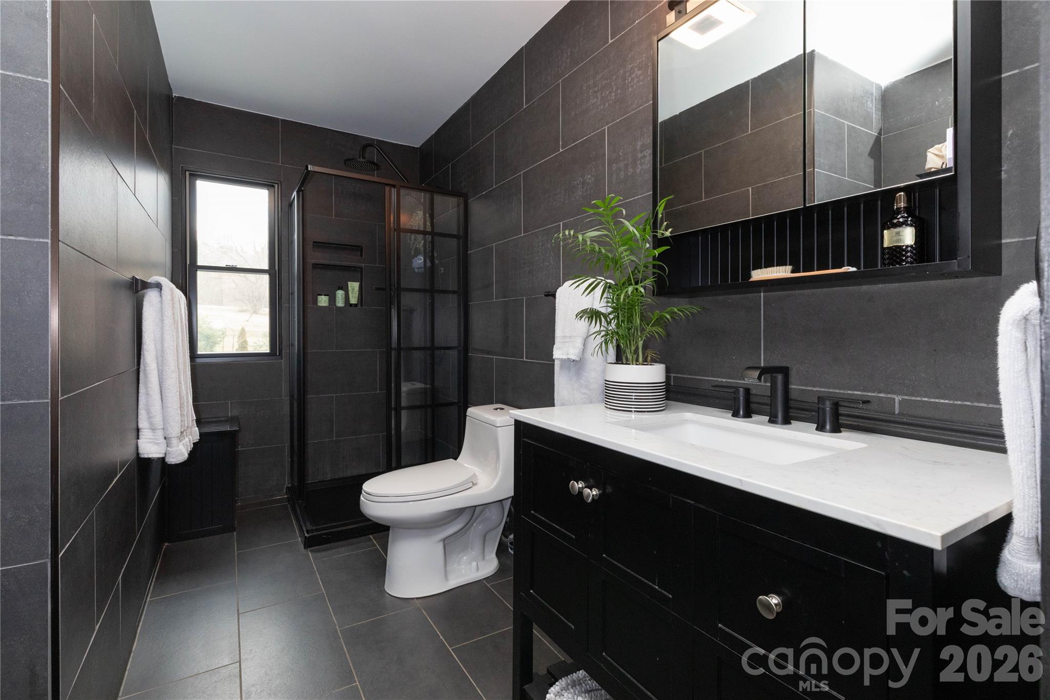5 Northlake Drive Property Photo 32