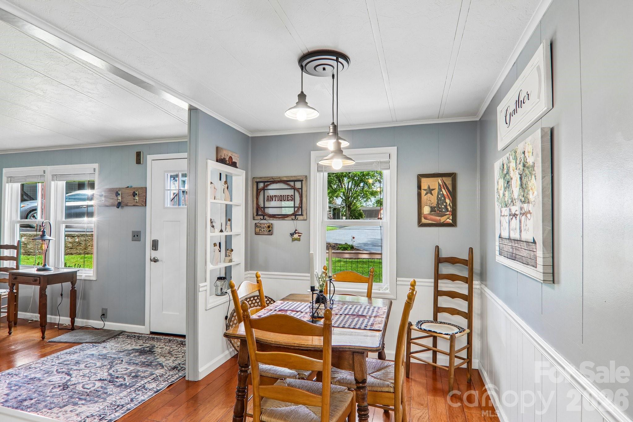 305 Meadowbrook Court Property Photo 15