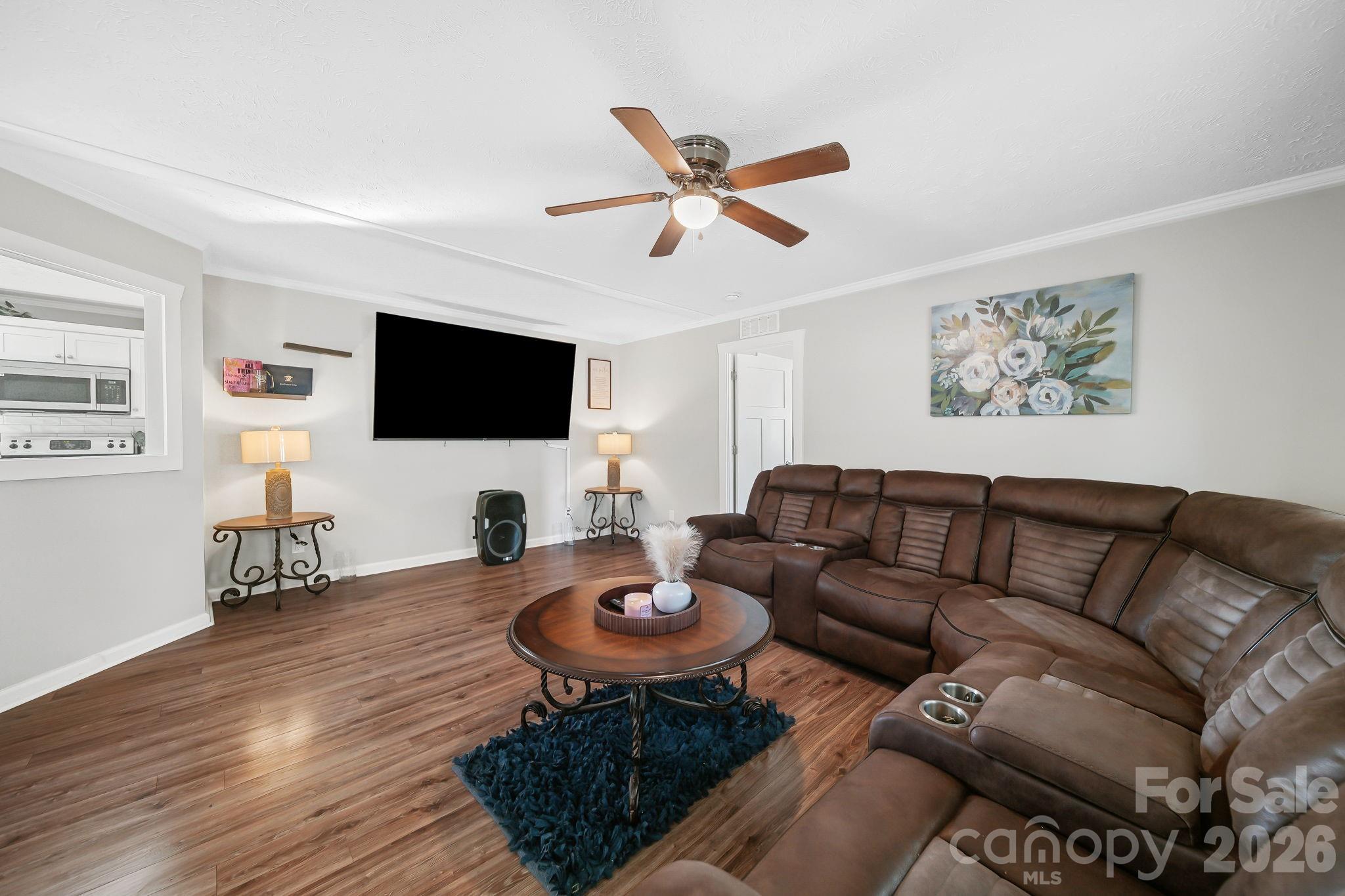 360 Sparkleberry Lane Property Photo 3