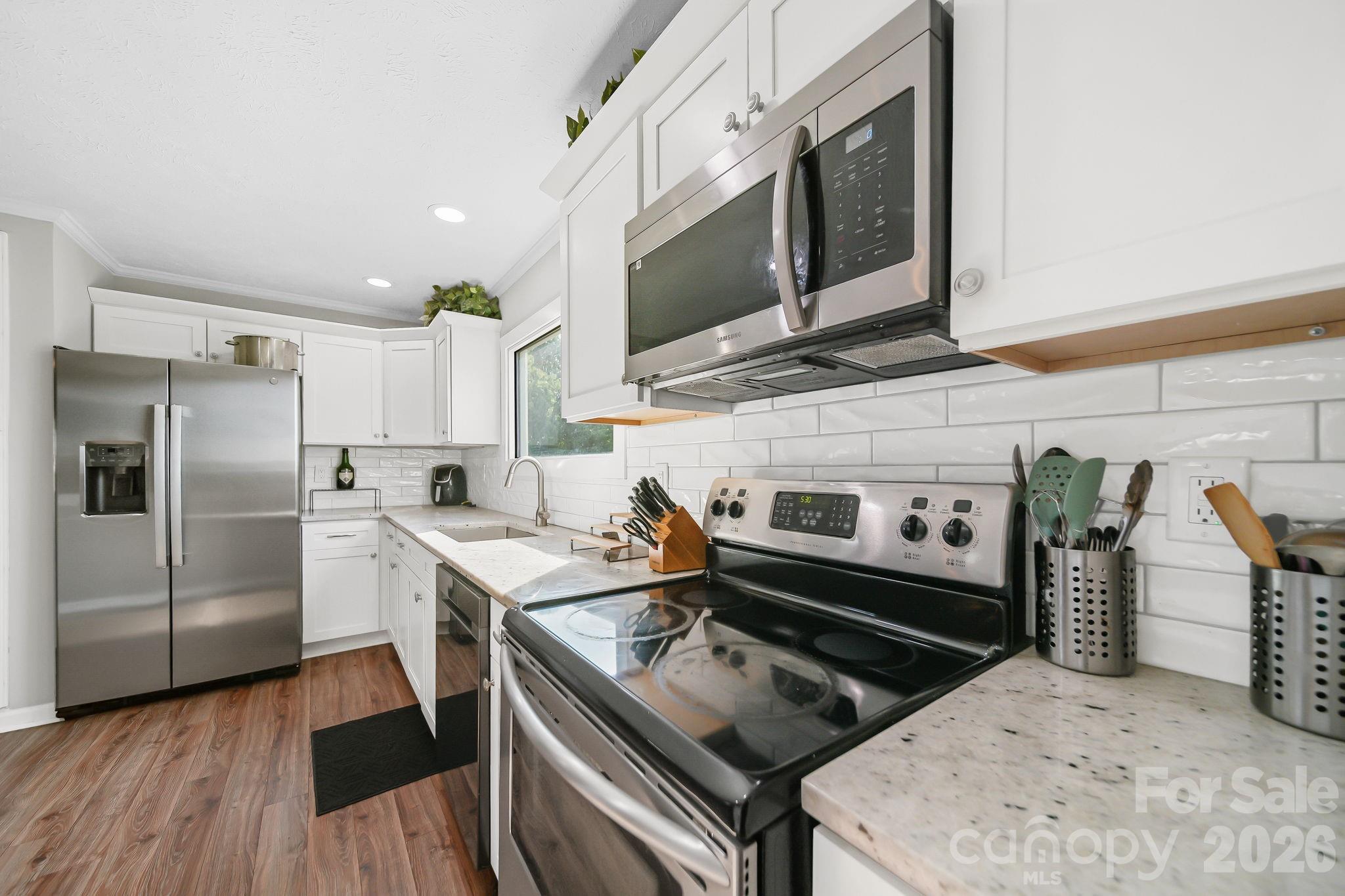 360 Sparkleberry Lane Property Photo 7