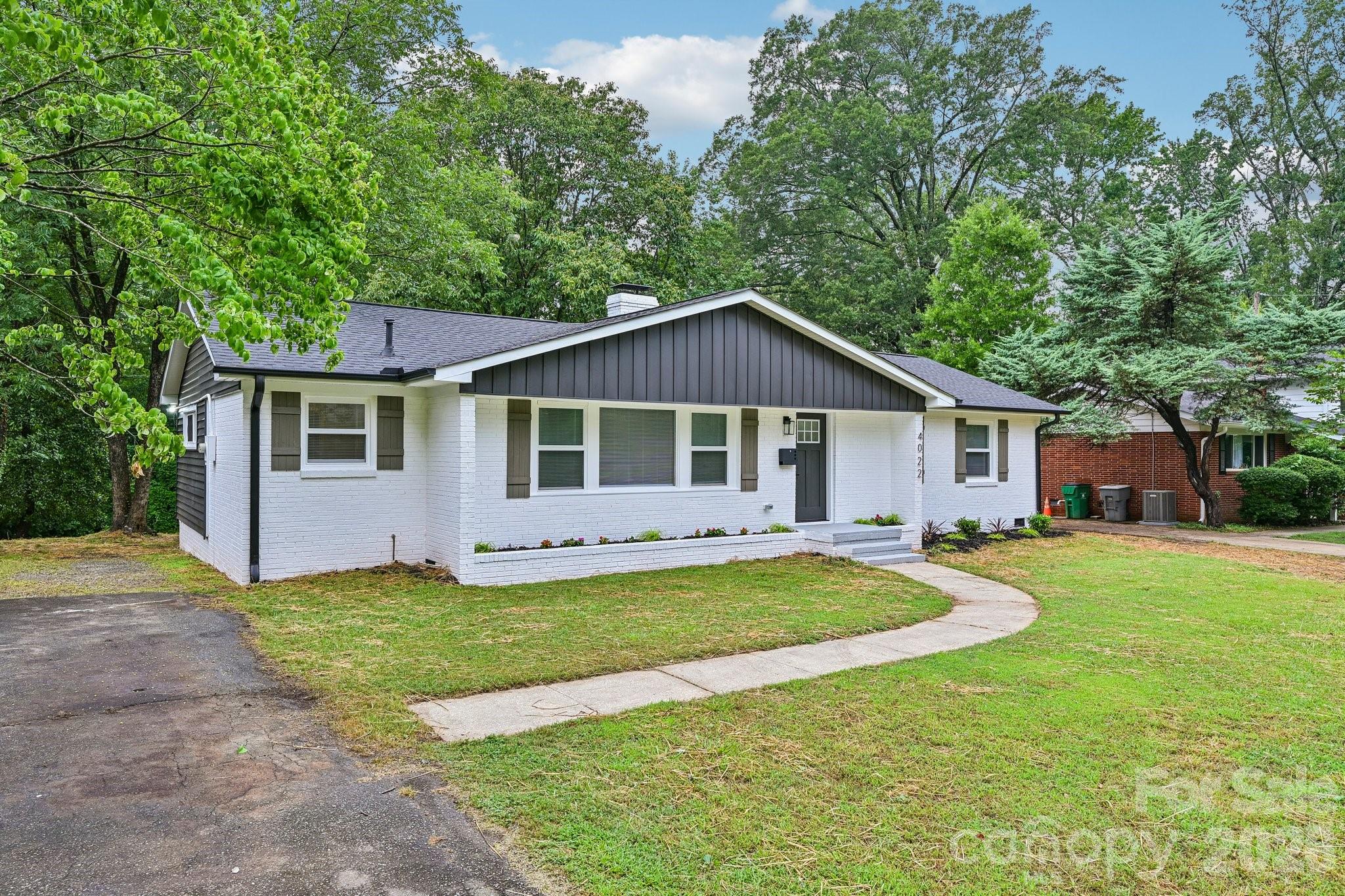 4022 Southgate Drive Property Photo 2
