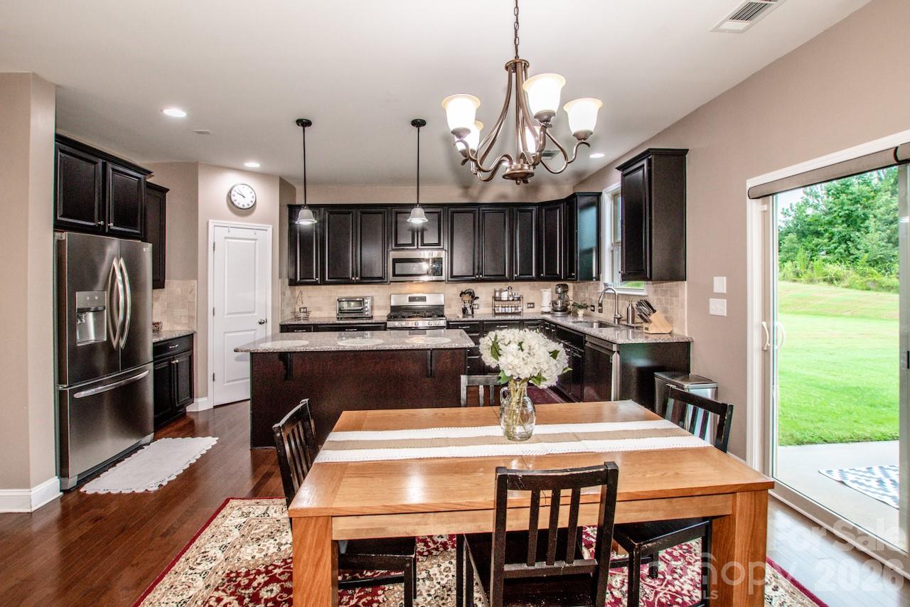 130 Eagles Landing Drive Property Photo 18
