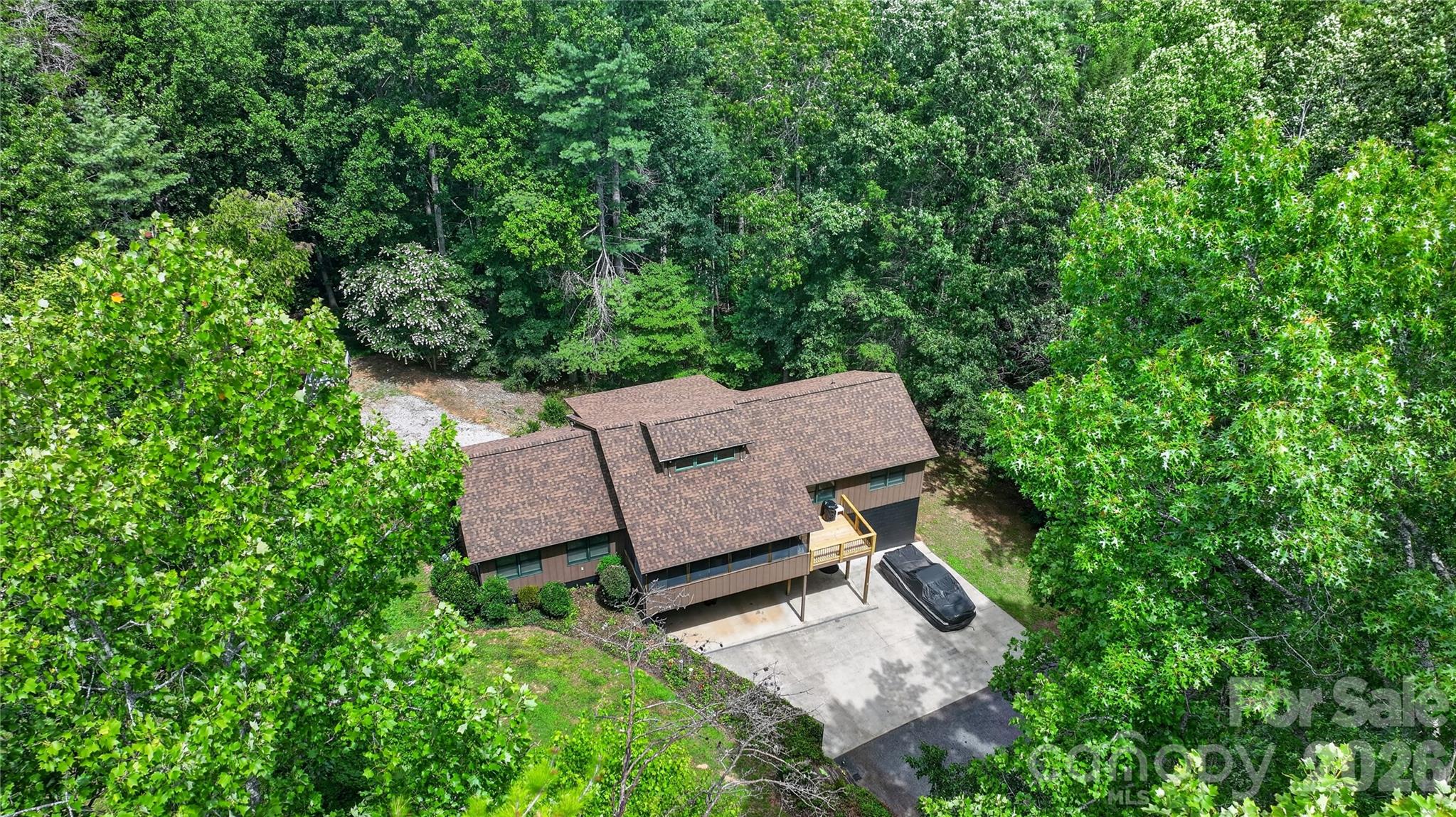 1044 Belvidere Lane Property Photo 7