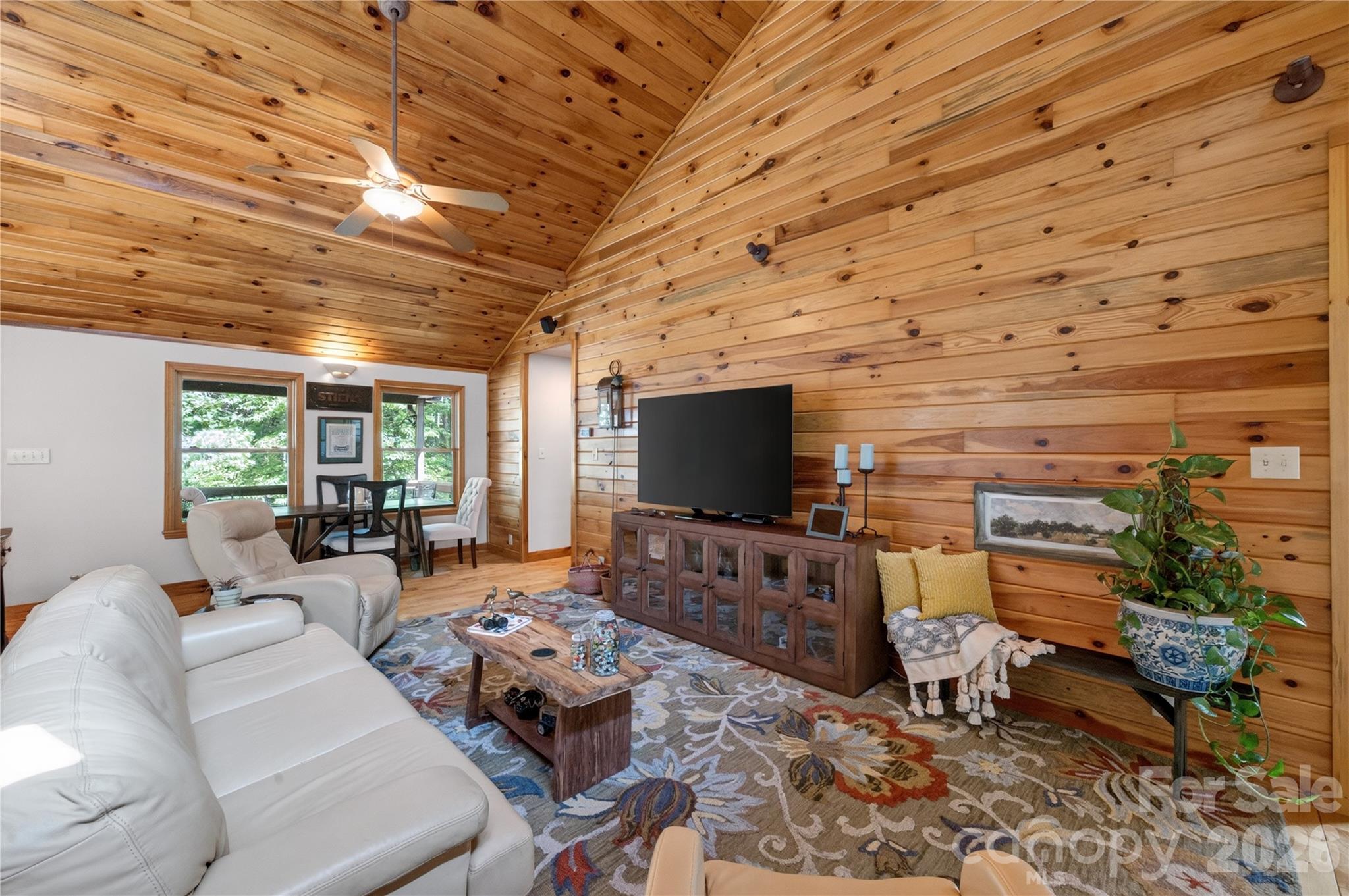 1044 Belvidere Lane Property Photo 14