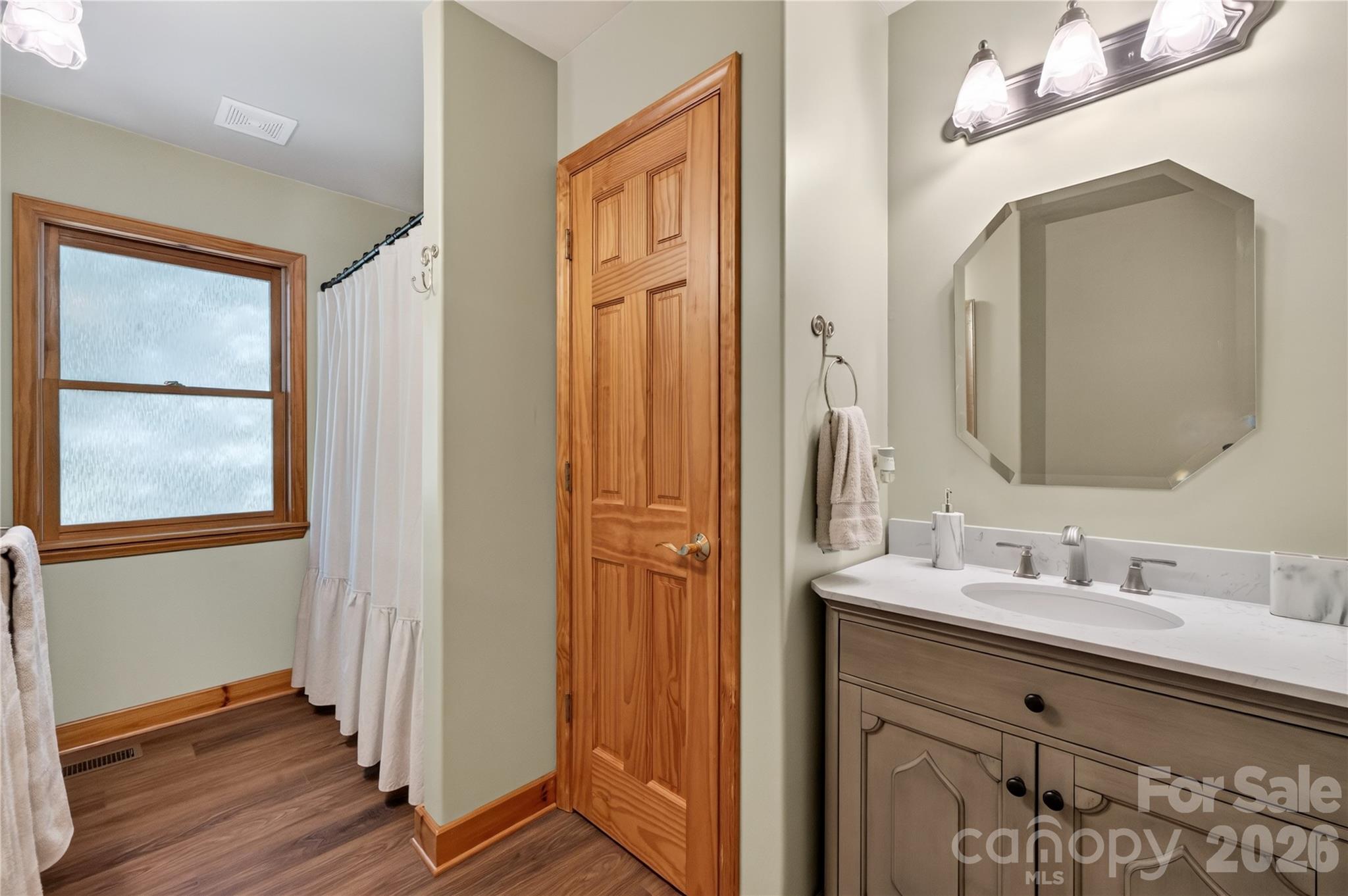 1044 Belvidere Lane Property Photo 33