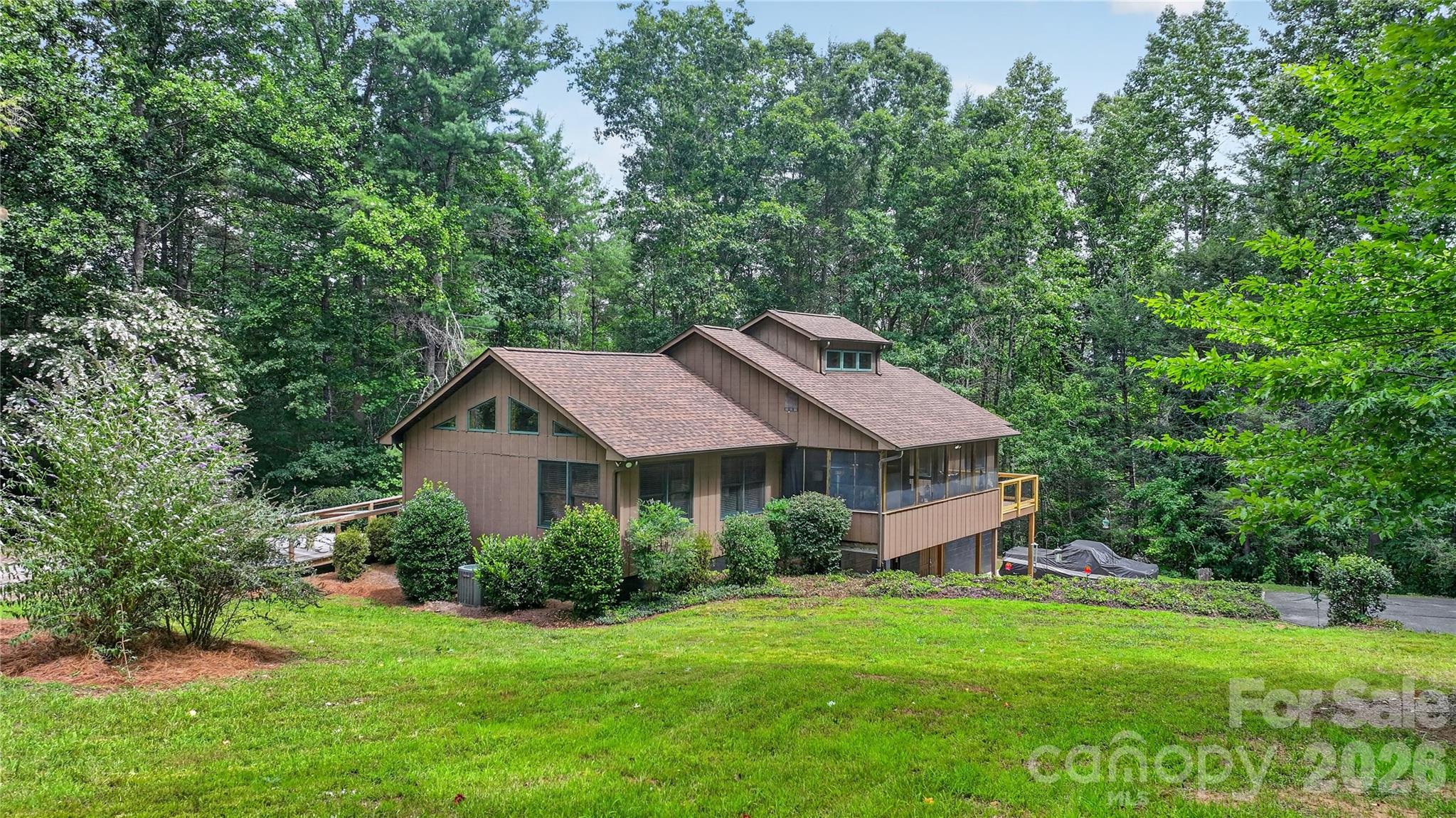 1044 Belvidere Lane Property Photo 48
