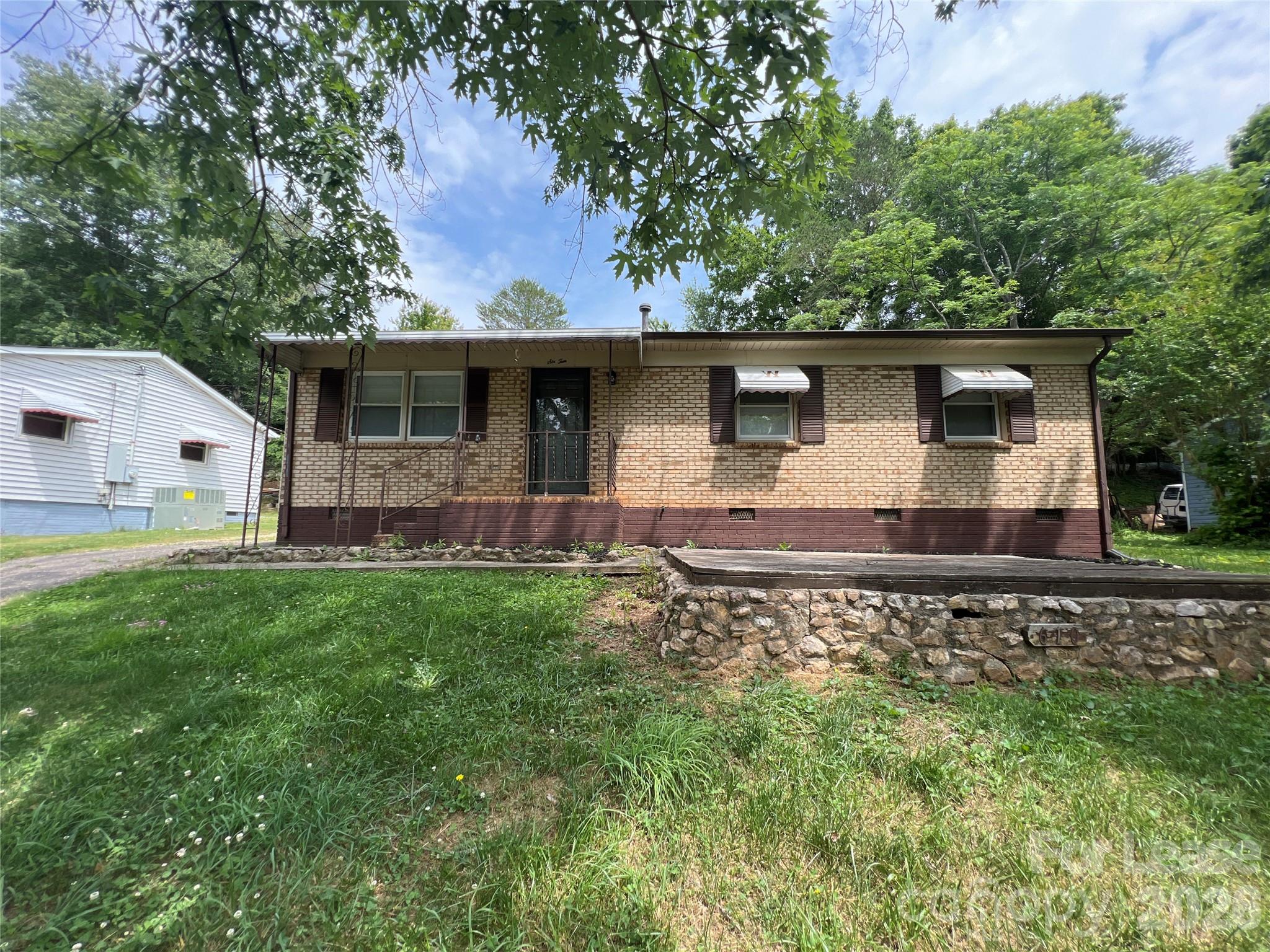 610 Belfast Drive Property Photo 1