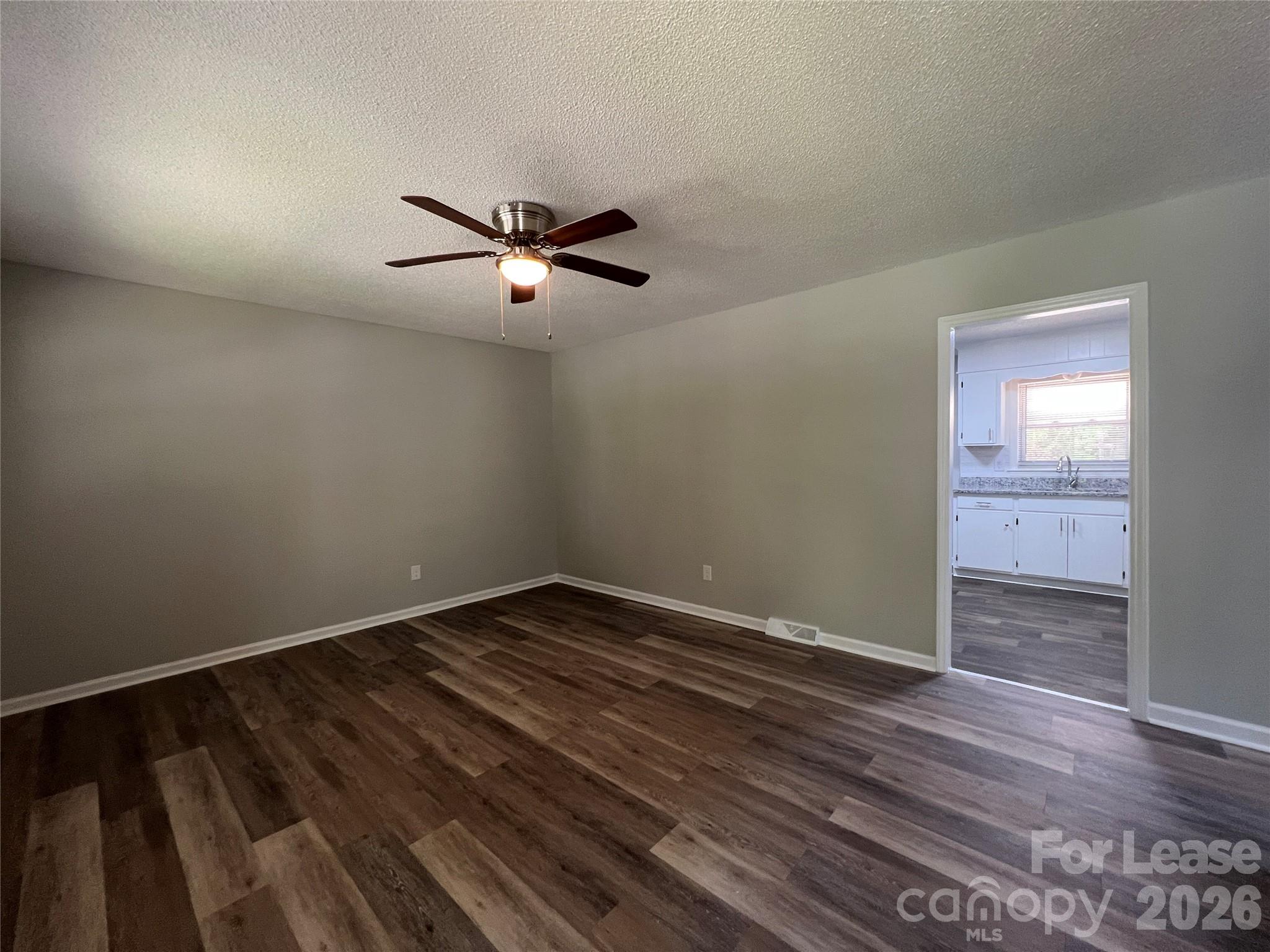 610 Belfast Drive Property Photo 3