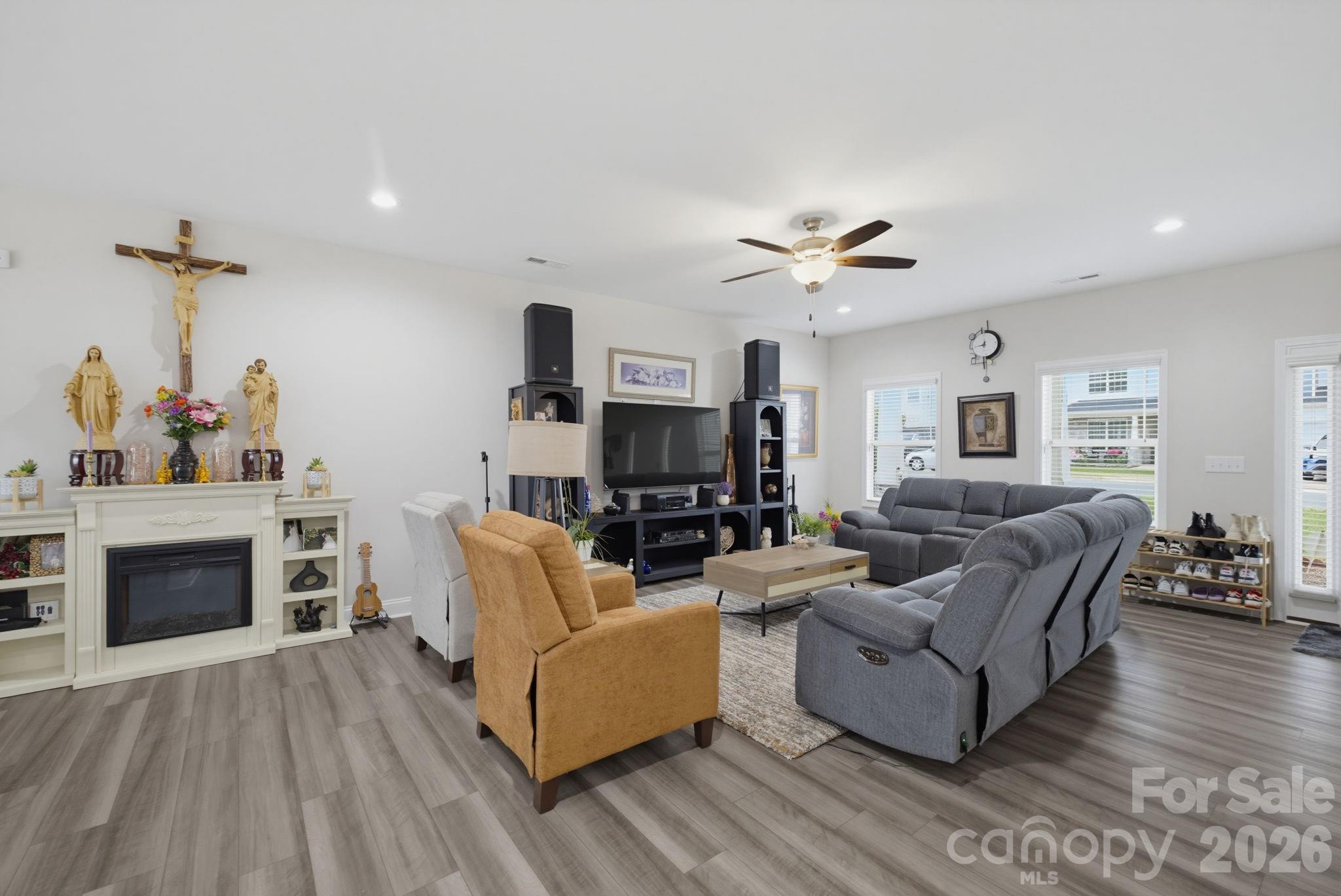 668 Palomino Mustang Drive Property Photo 7