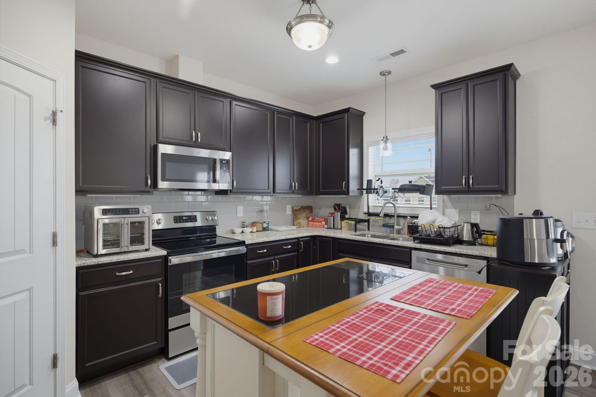 668 Palomino Mustang Drive Property Photo 10