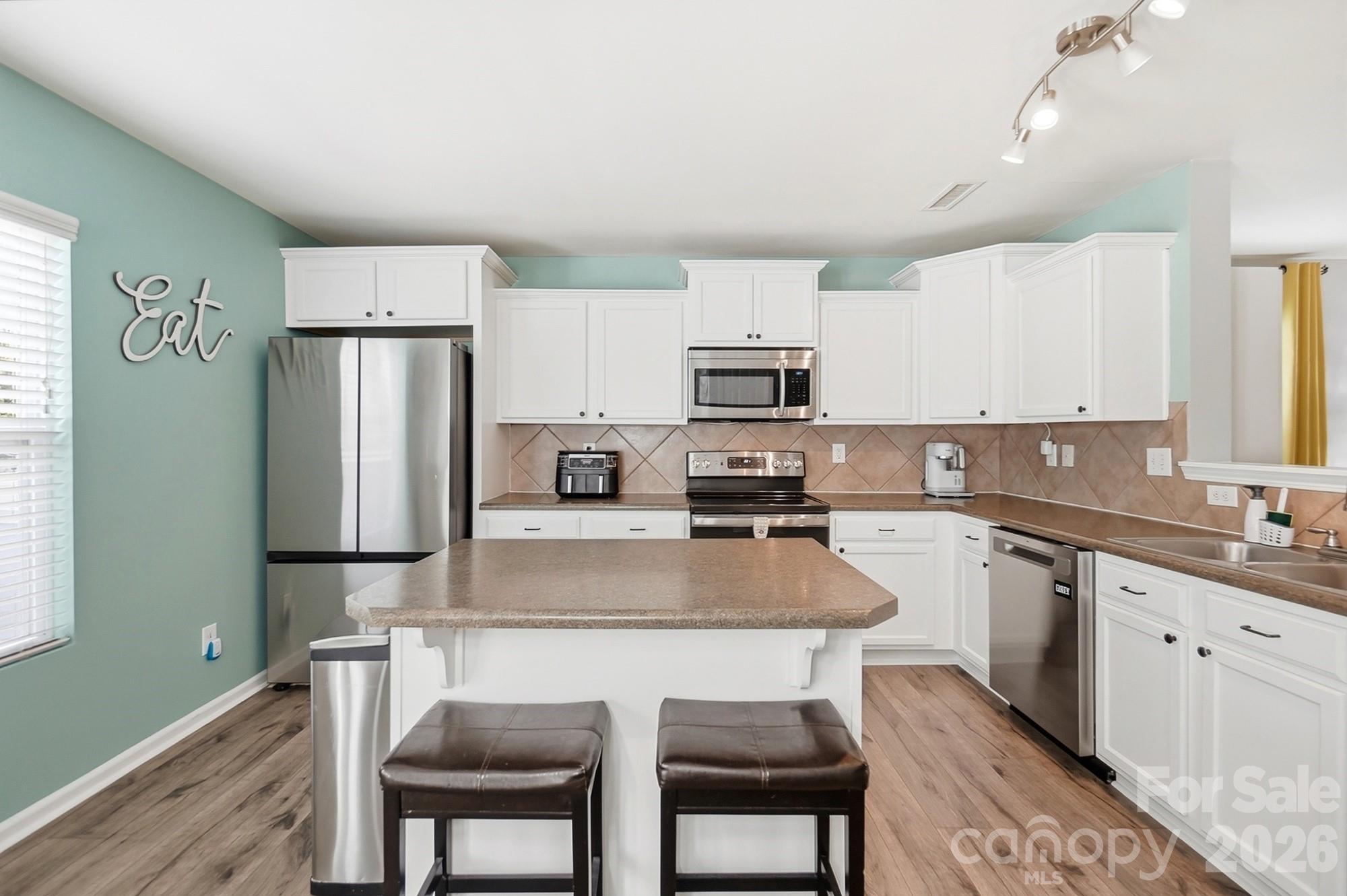 513 Sansberry Drive Property Photo 11