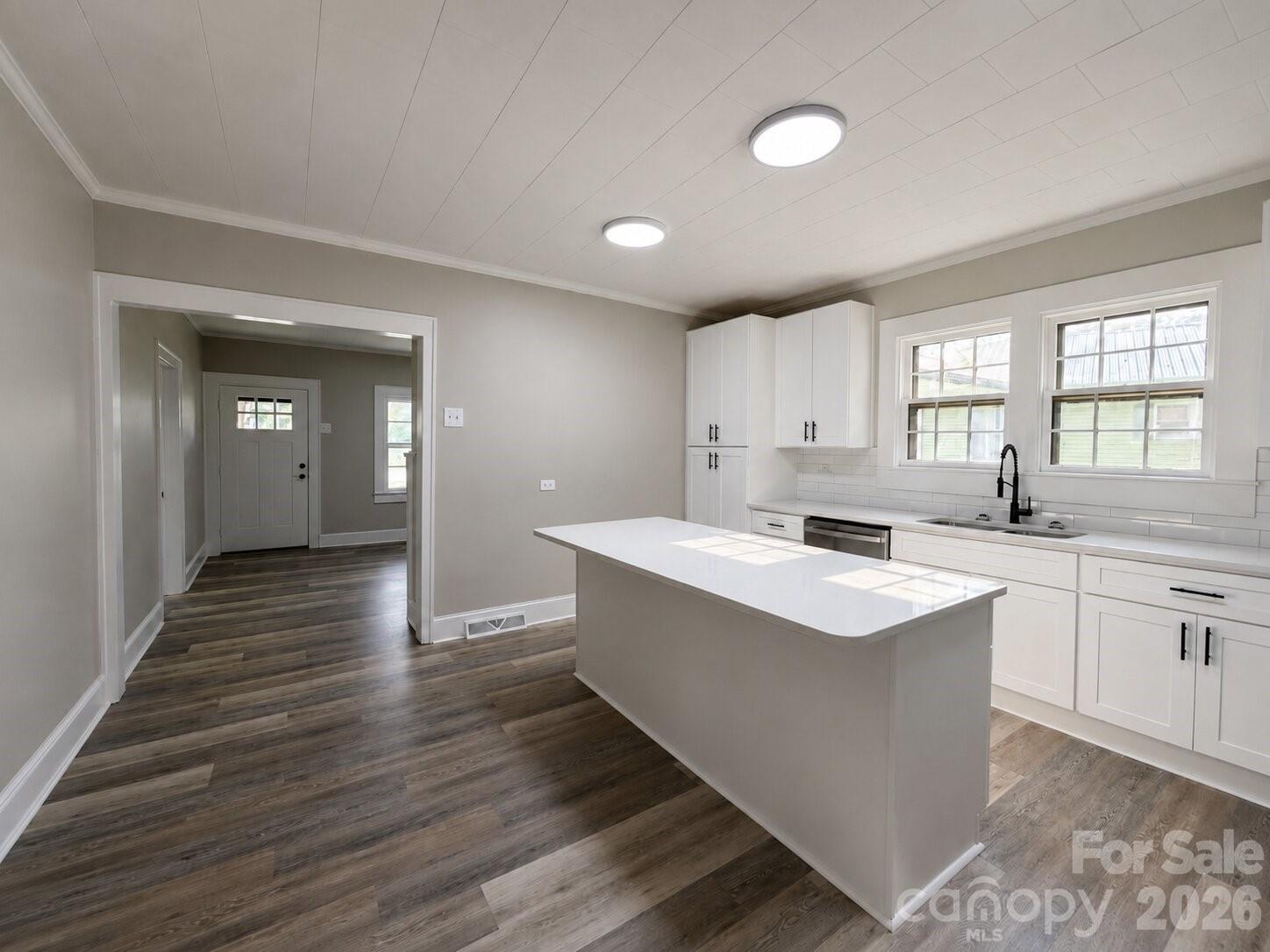 113 Mountain View Street Property Photo 12