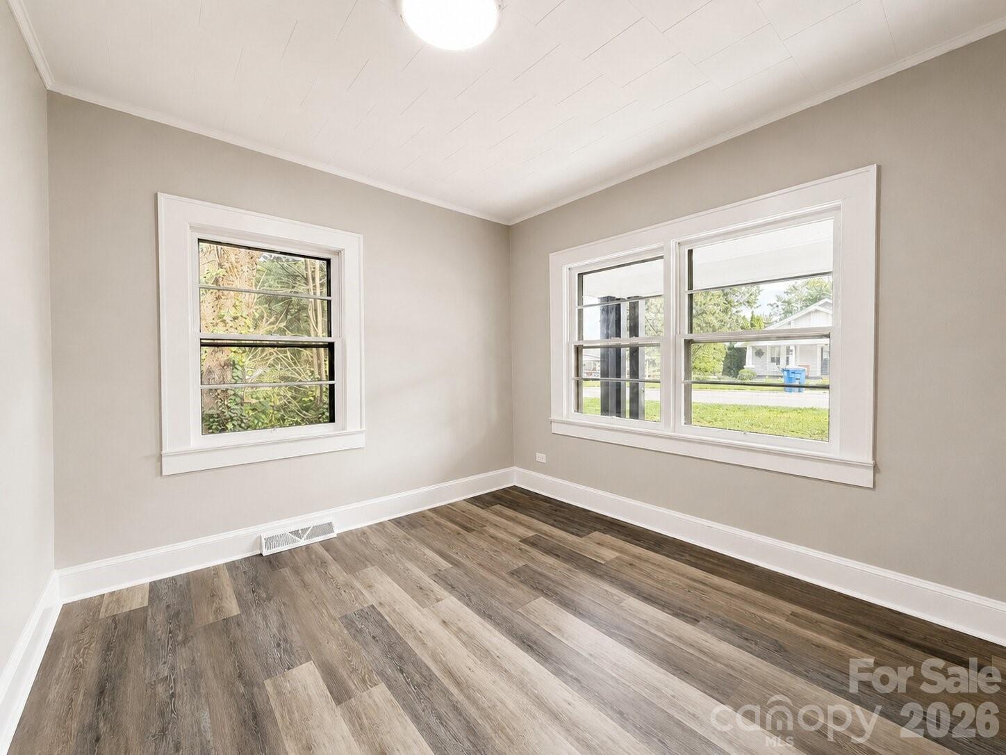 113 Mountain View Street Property Photo 13