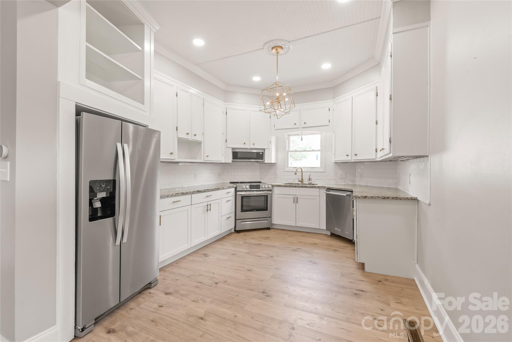200 Park Avenue Property Photo 17
