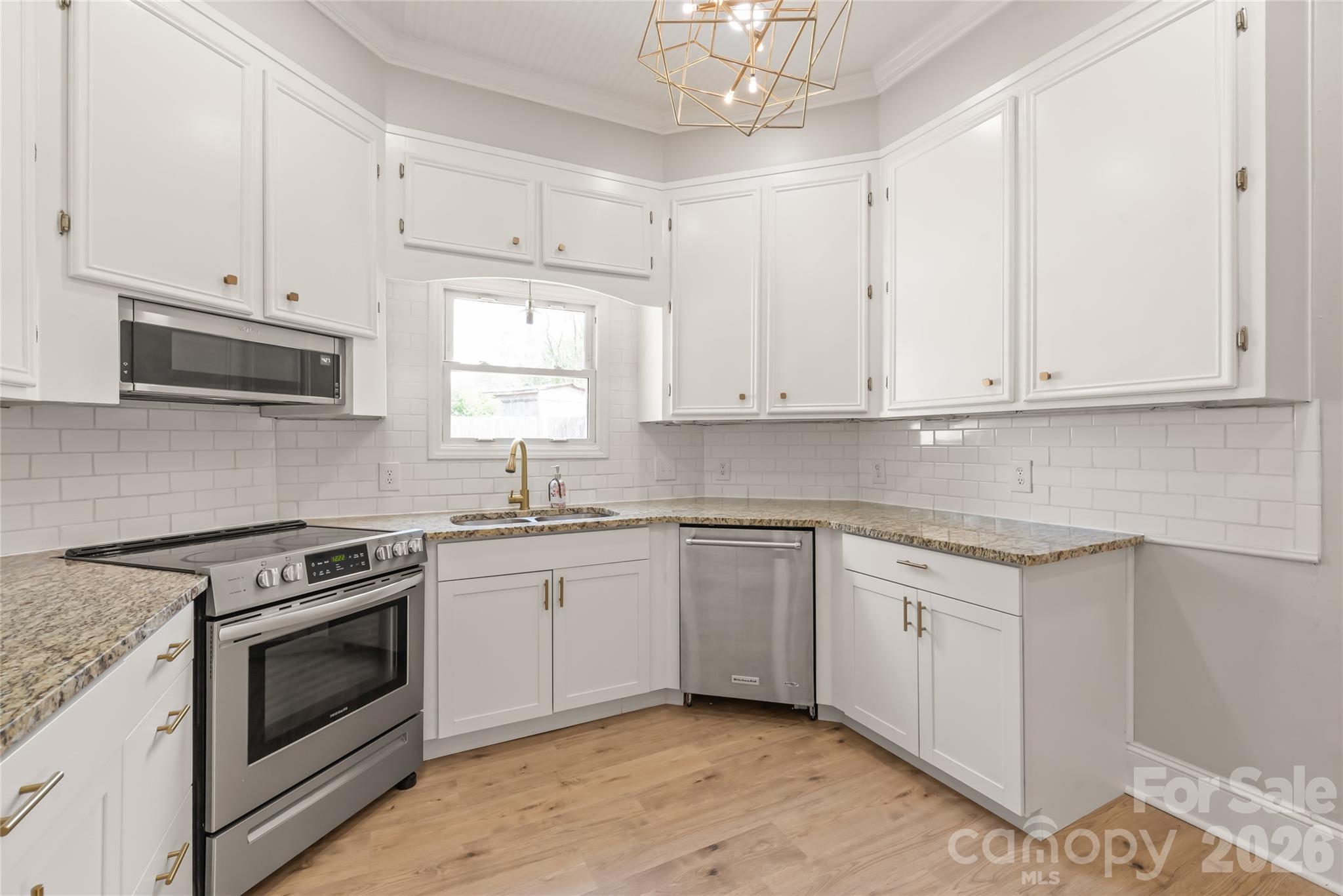200 Park Avenue Property Photo 19