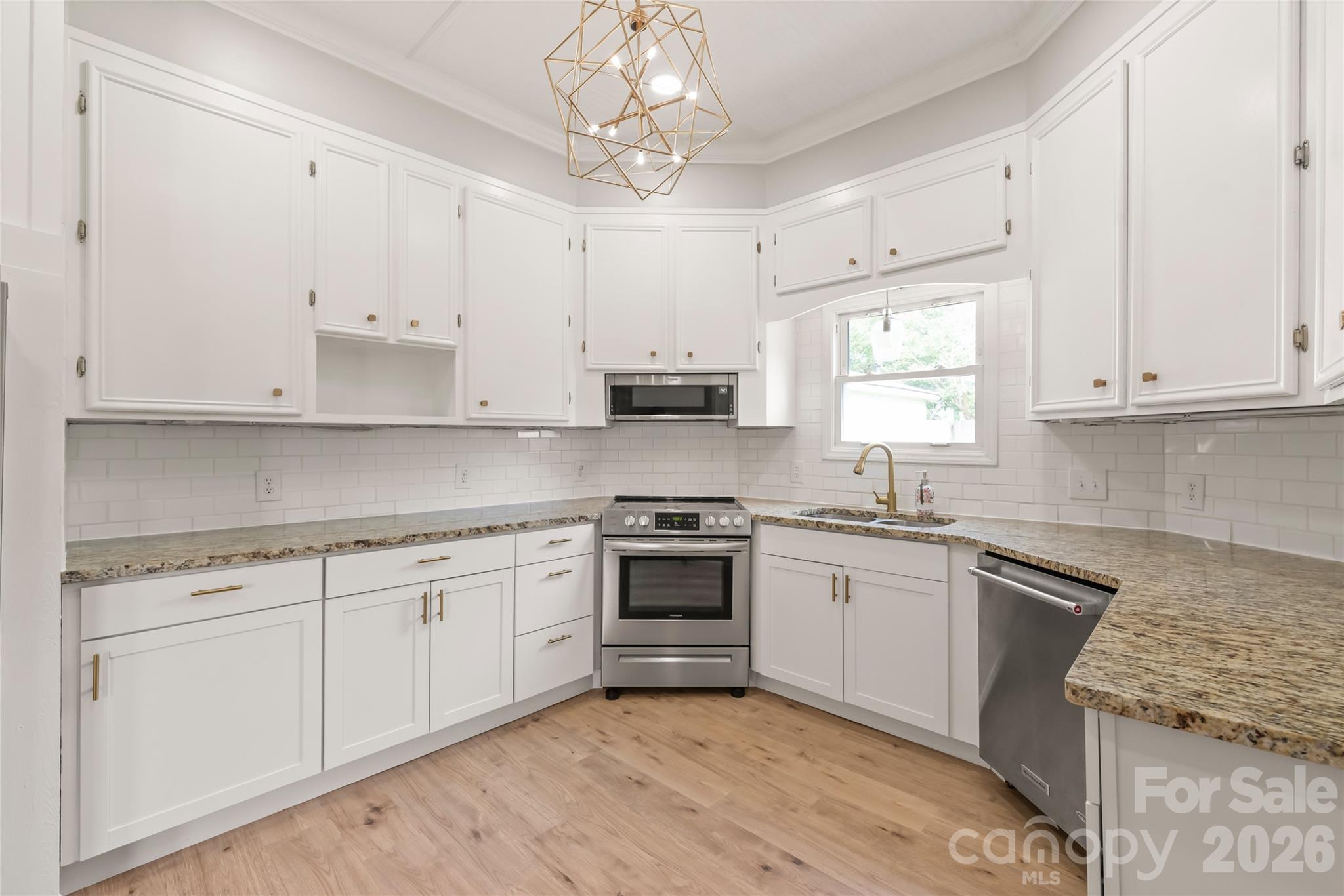 200 Park Avenue Property Photo 20