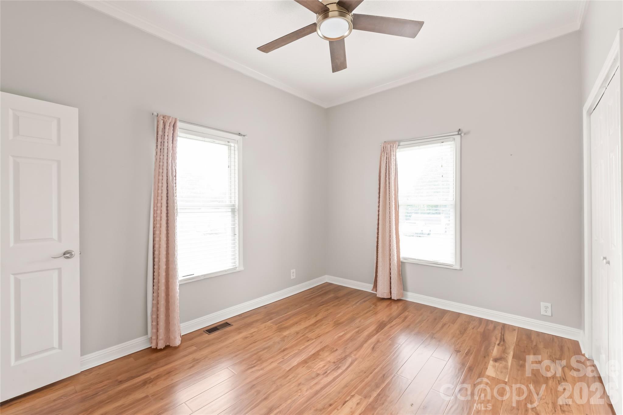 200 Park Avenue Property Photo 22