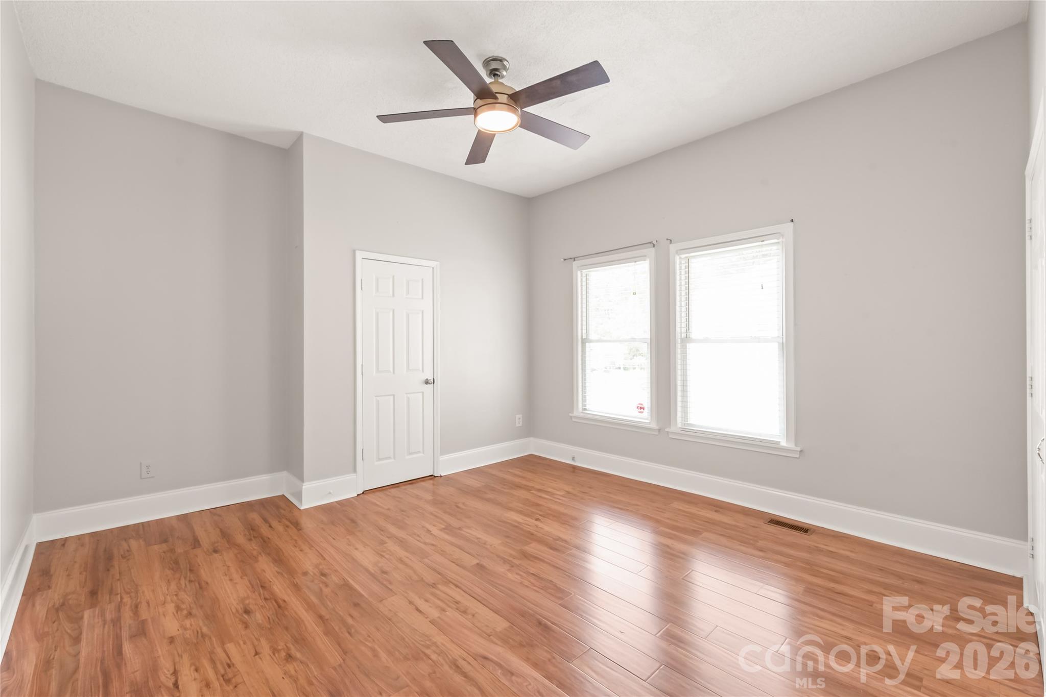 200 Park Avenue Property Photo 25
