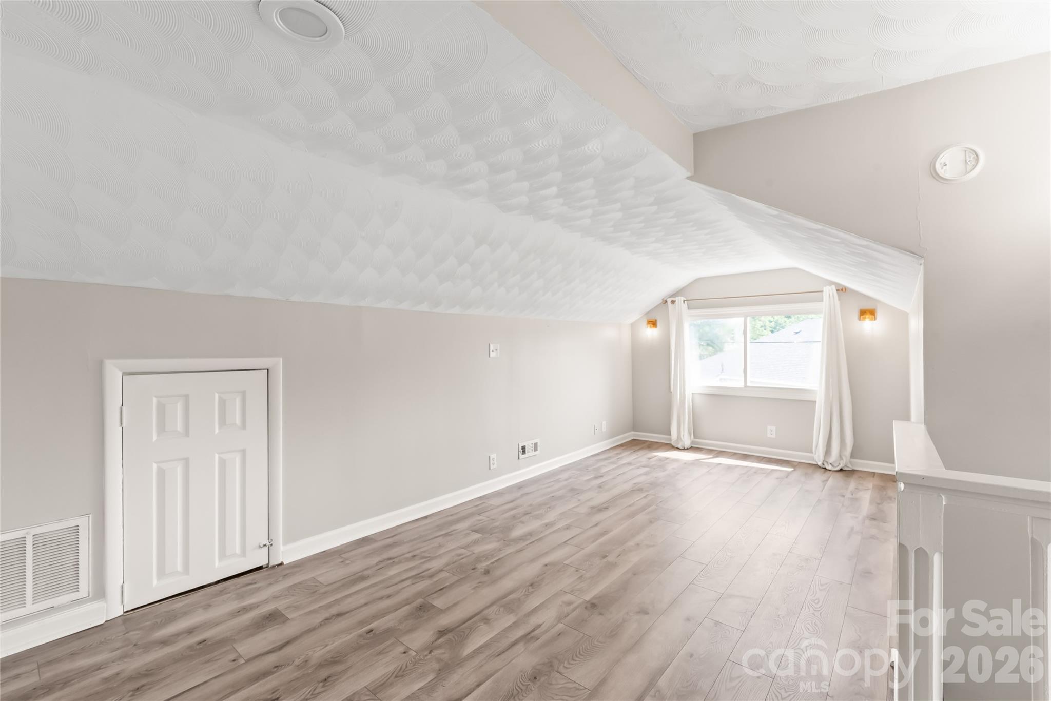 200 Park Avenue Property Photo 31
